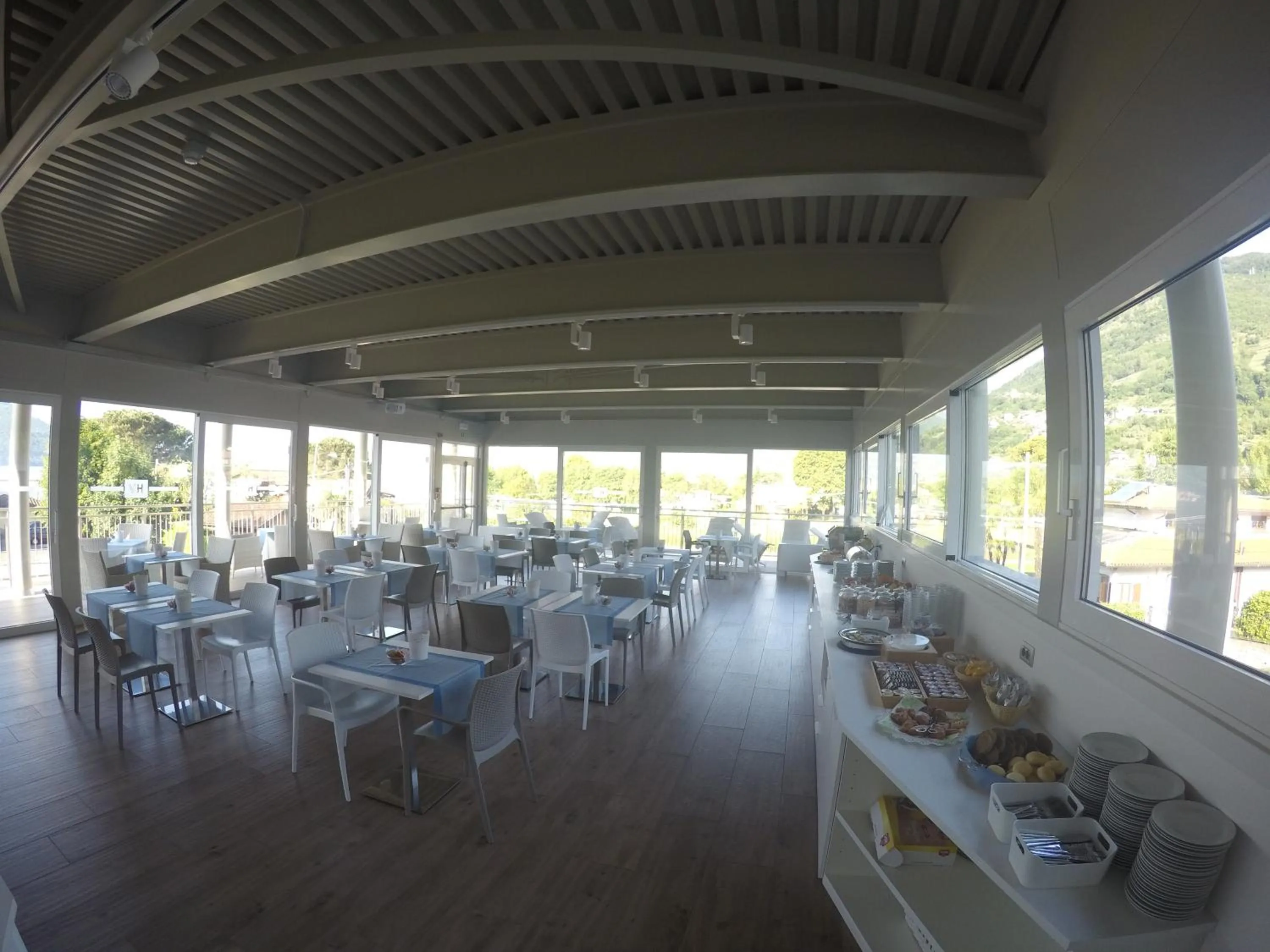 Continental breakfast in Hotel Vischi