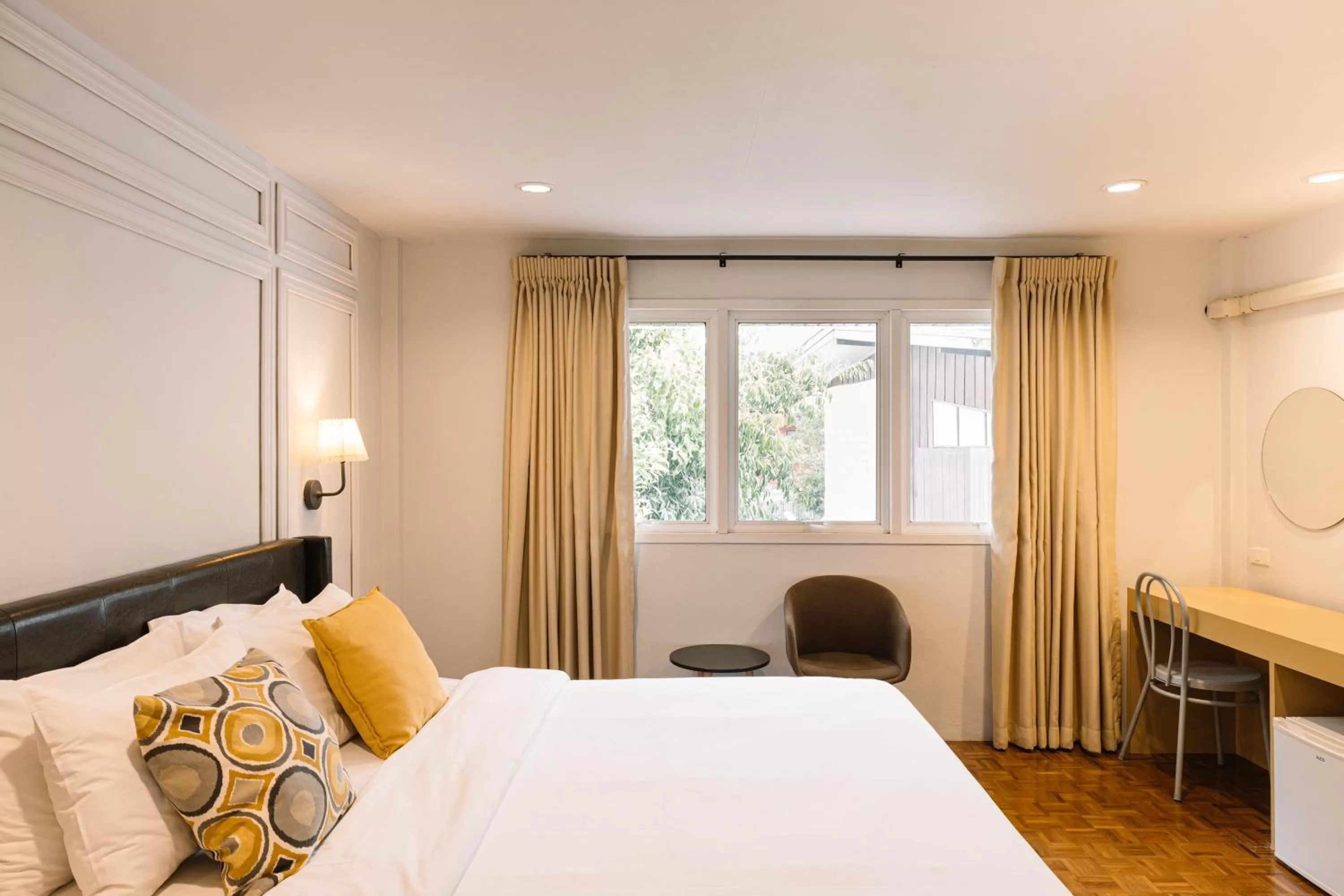 View (from property/room), Bed in The Mellow Pillow Hotel @ Chiang Mai Gate