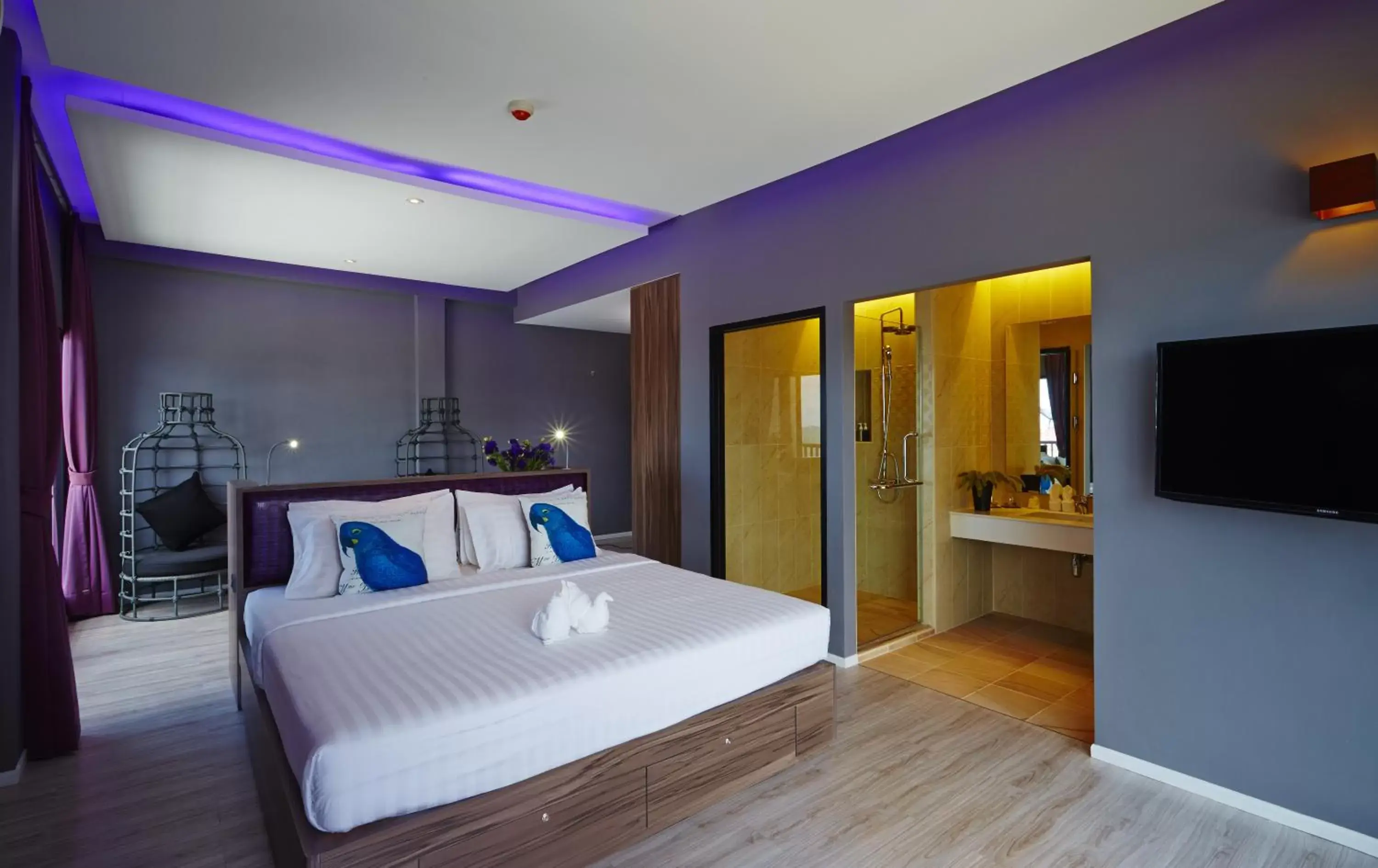 Toilet, Bed in The Weekend Pattaya (Tweet Tweet Nest Pattaya)