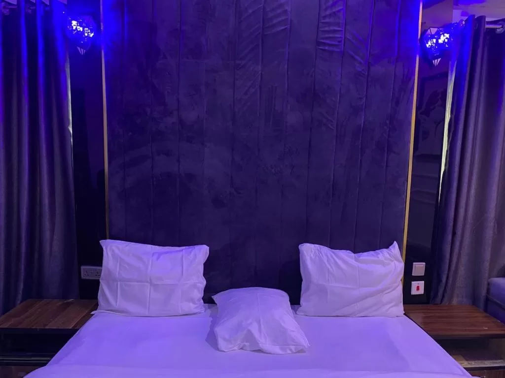 Bed in Palazzo Apartments