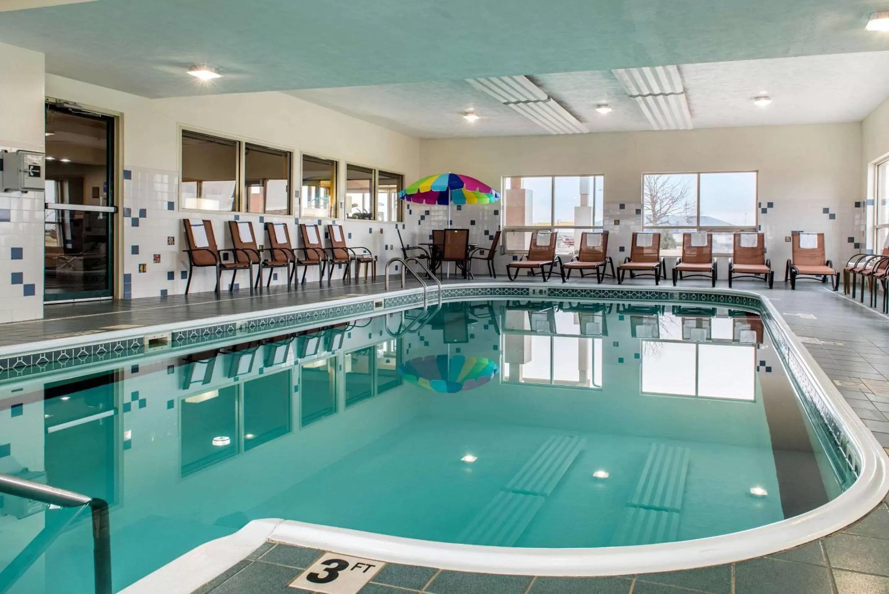 Activities, Swimming Pool in Quality Inn Jacksonville near I-72
