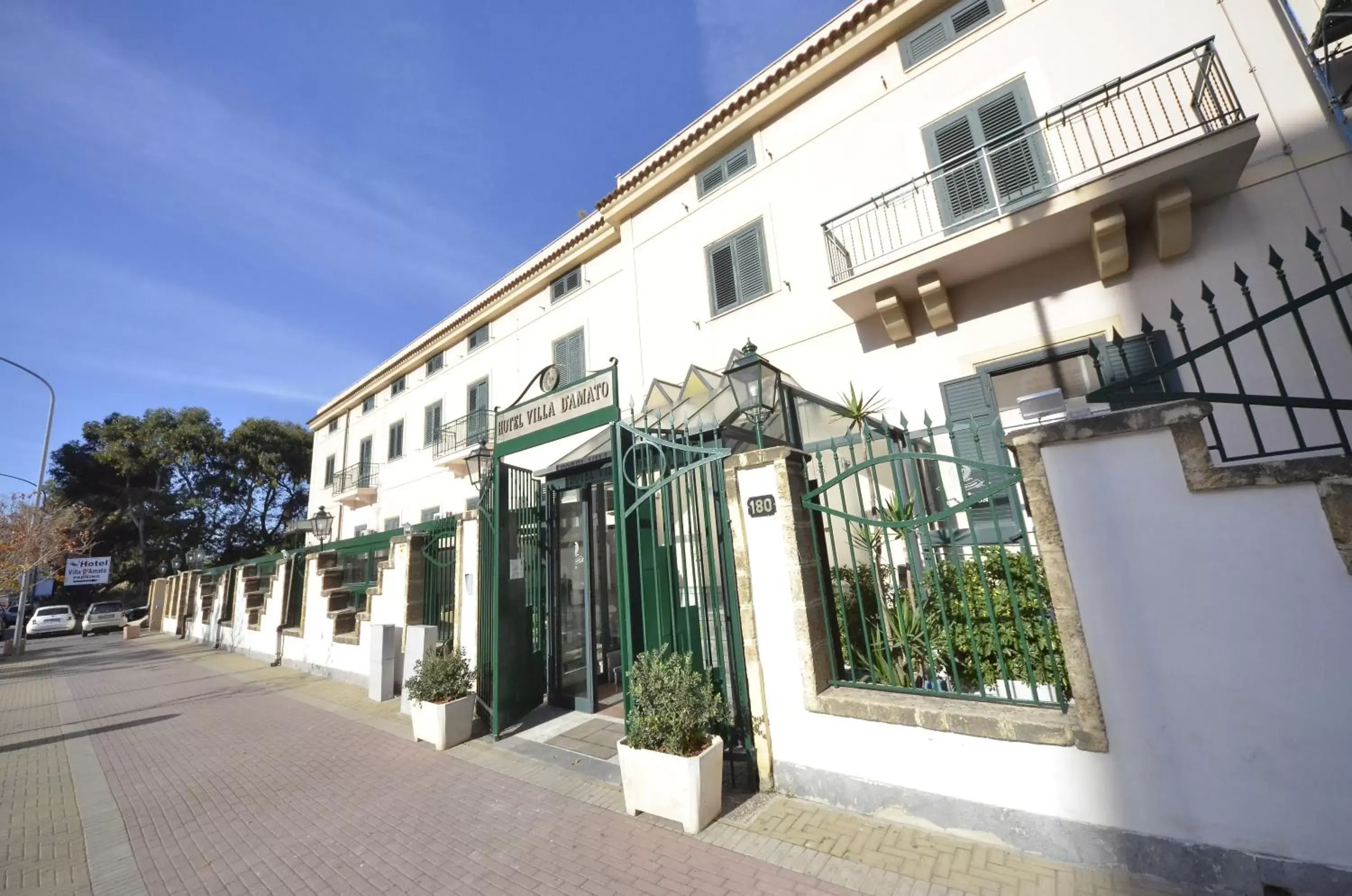 Facade/entrance, Property Building in Hotel Villa d'Amato