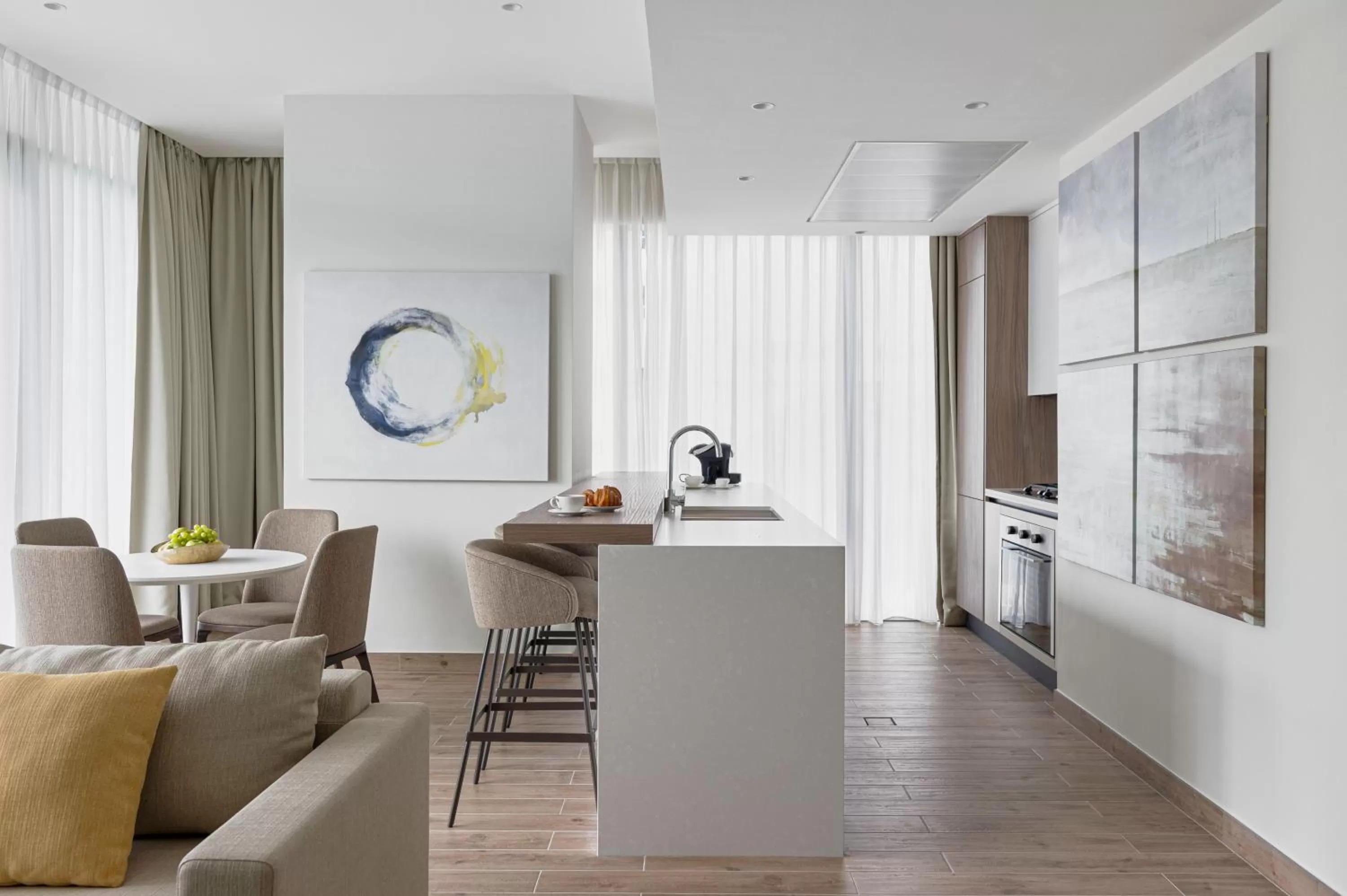 Two-Bedroom Suite in Jumeirah Living Marina Gate Dubai