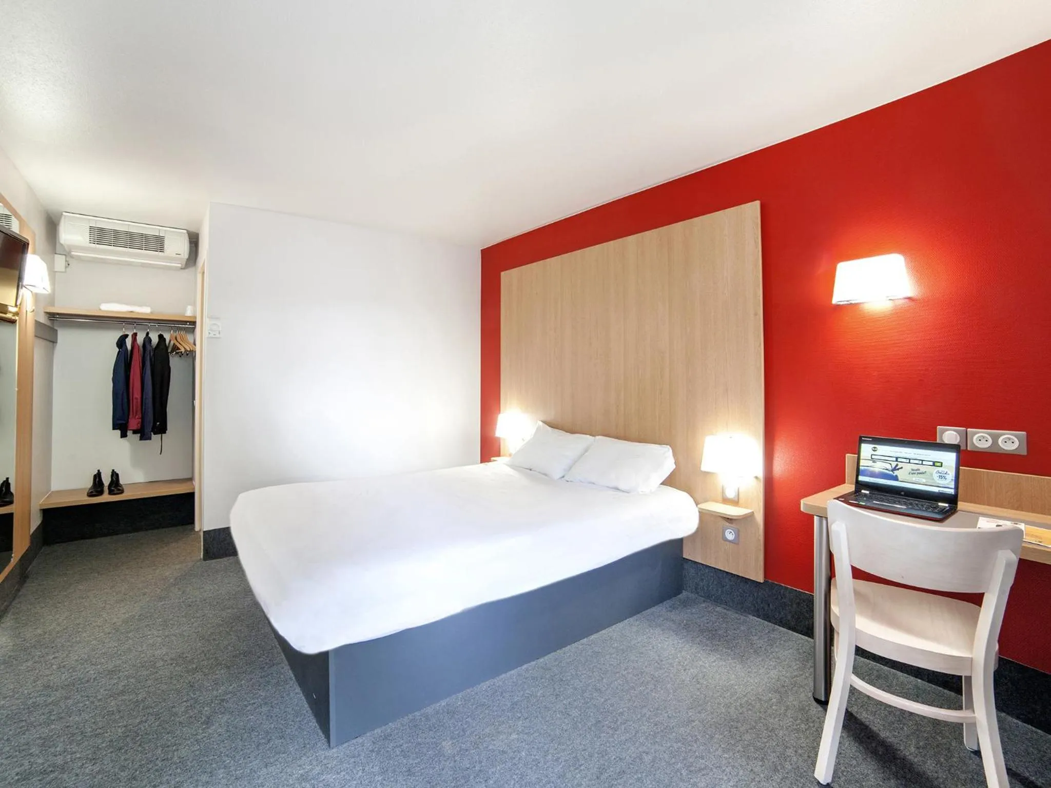 Double Room in B&B HOTEL Herblay