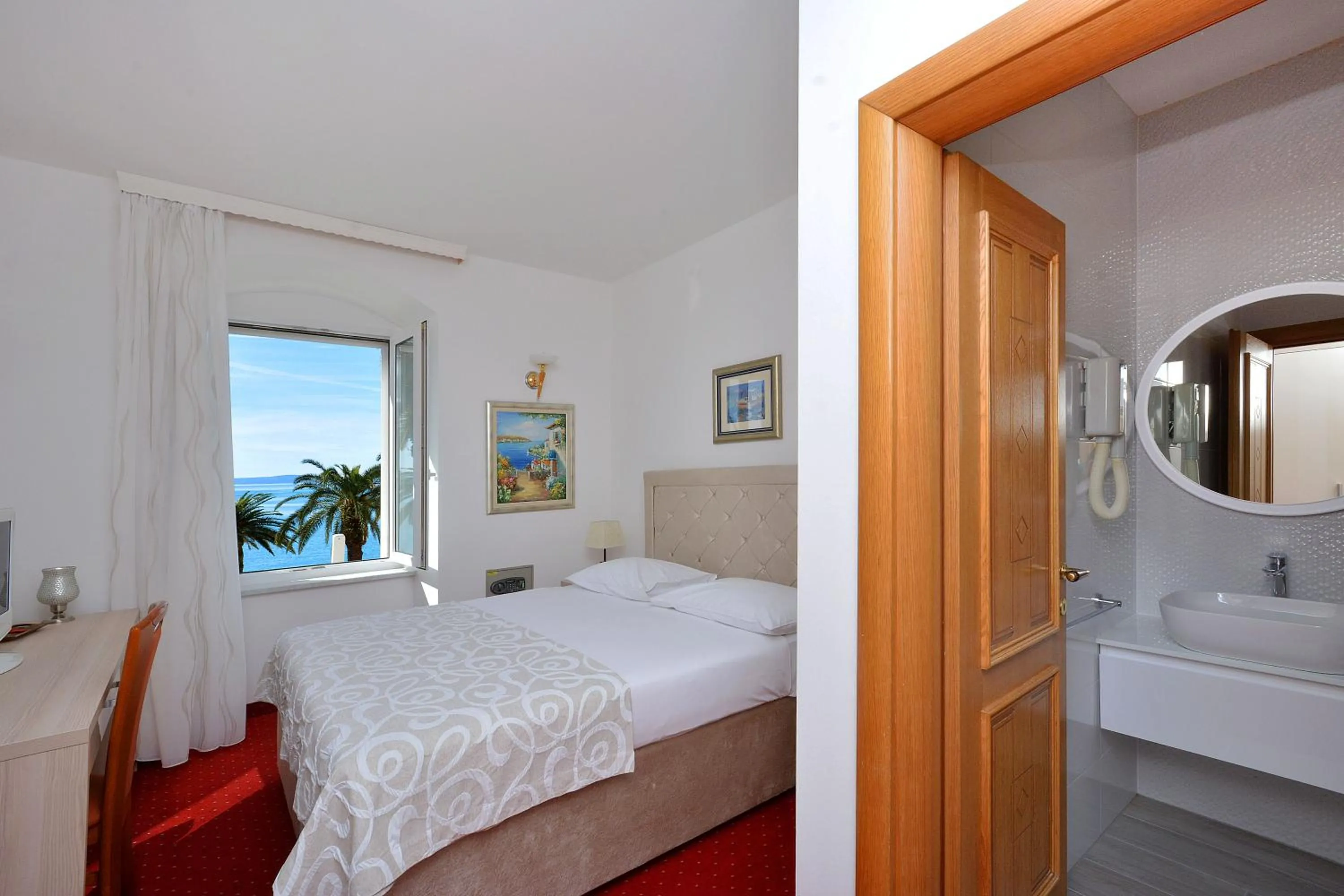 Bedroom, Bed in Hotel Adriana