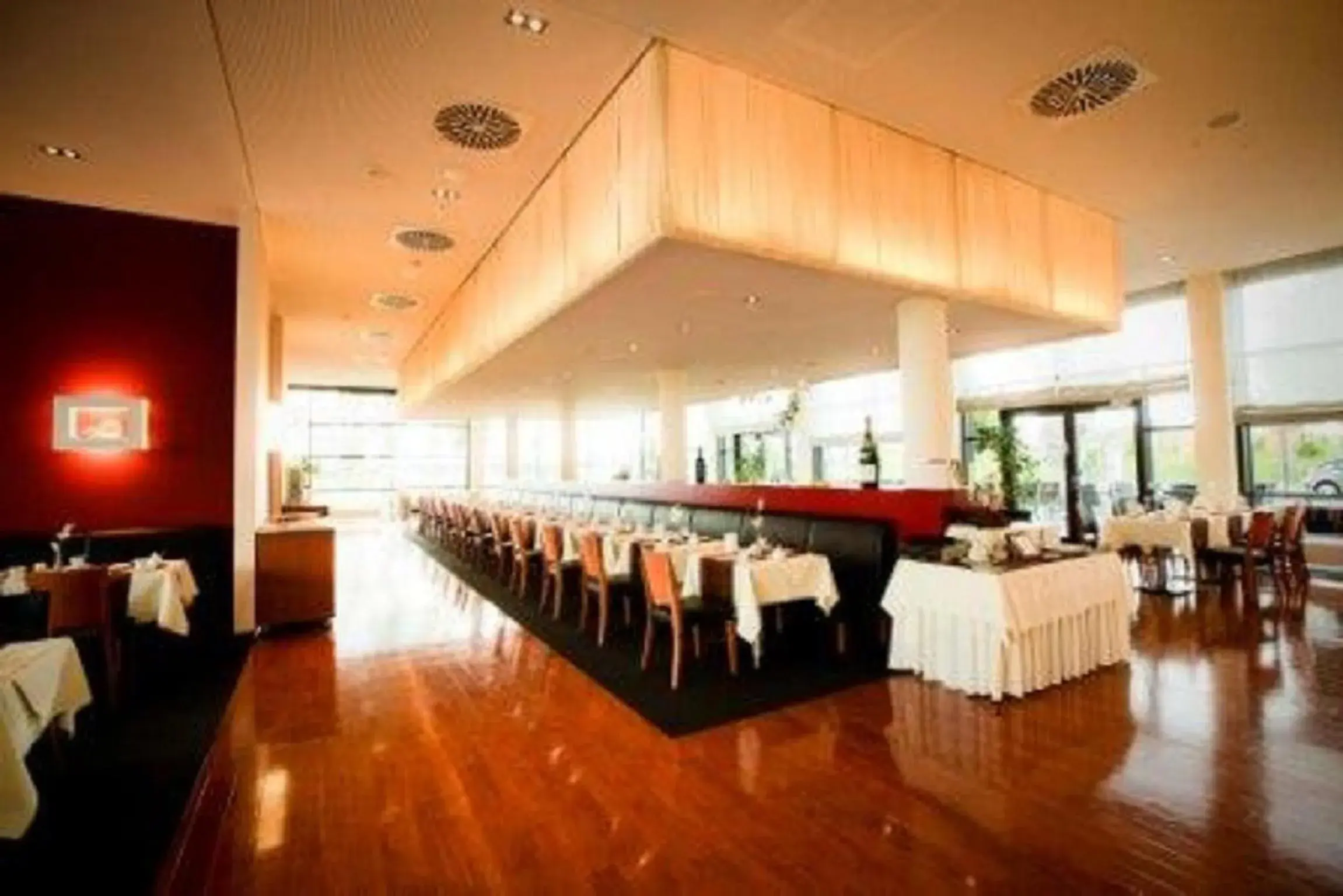 Restaurant/places to eat in Novina Hotel Herzogenaurach Herzo-Base