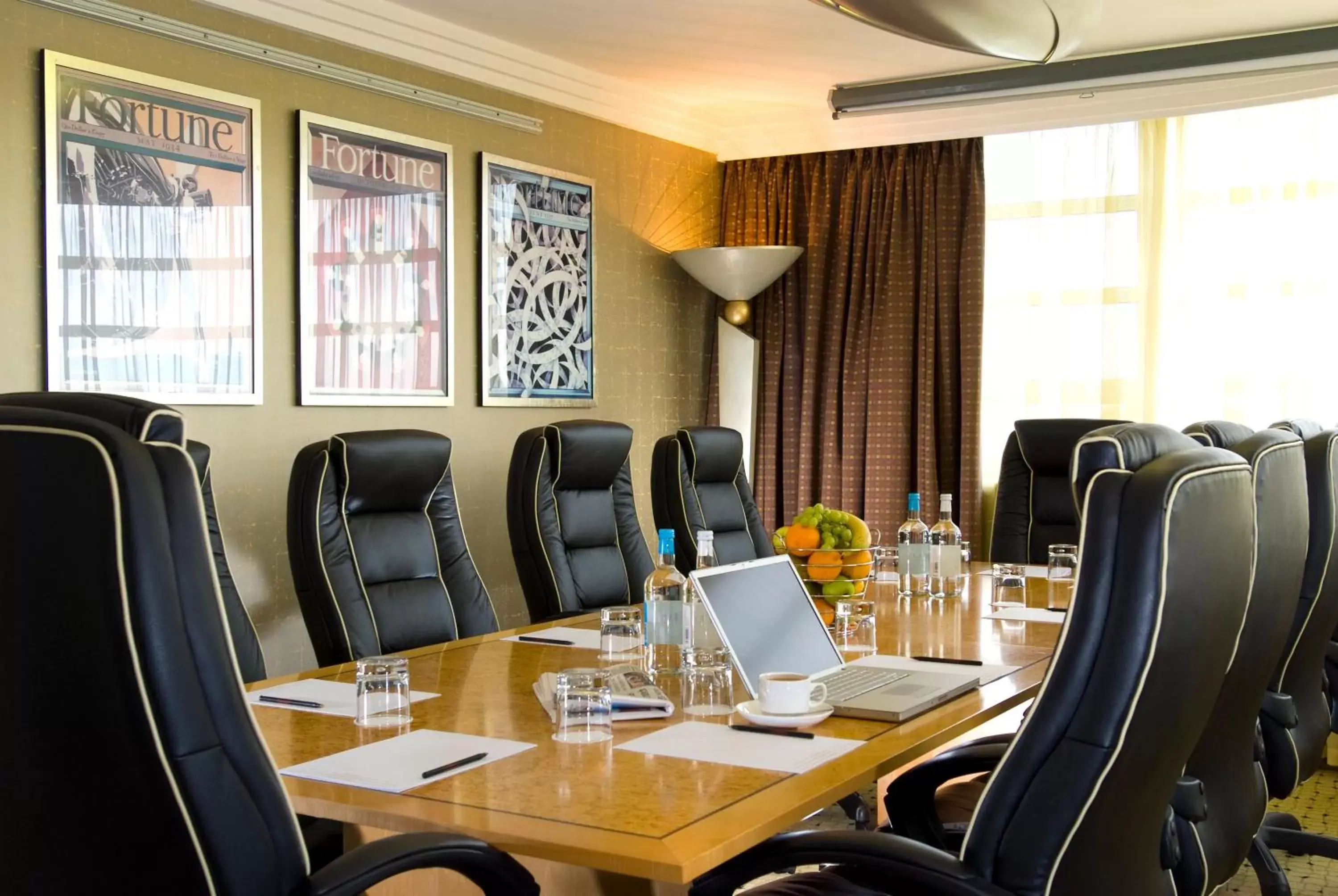 Meeting/conference room in Crowne Plaza Liverpool - John Lennon Airport, an IHG Hotel