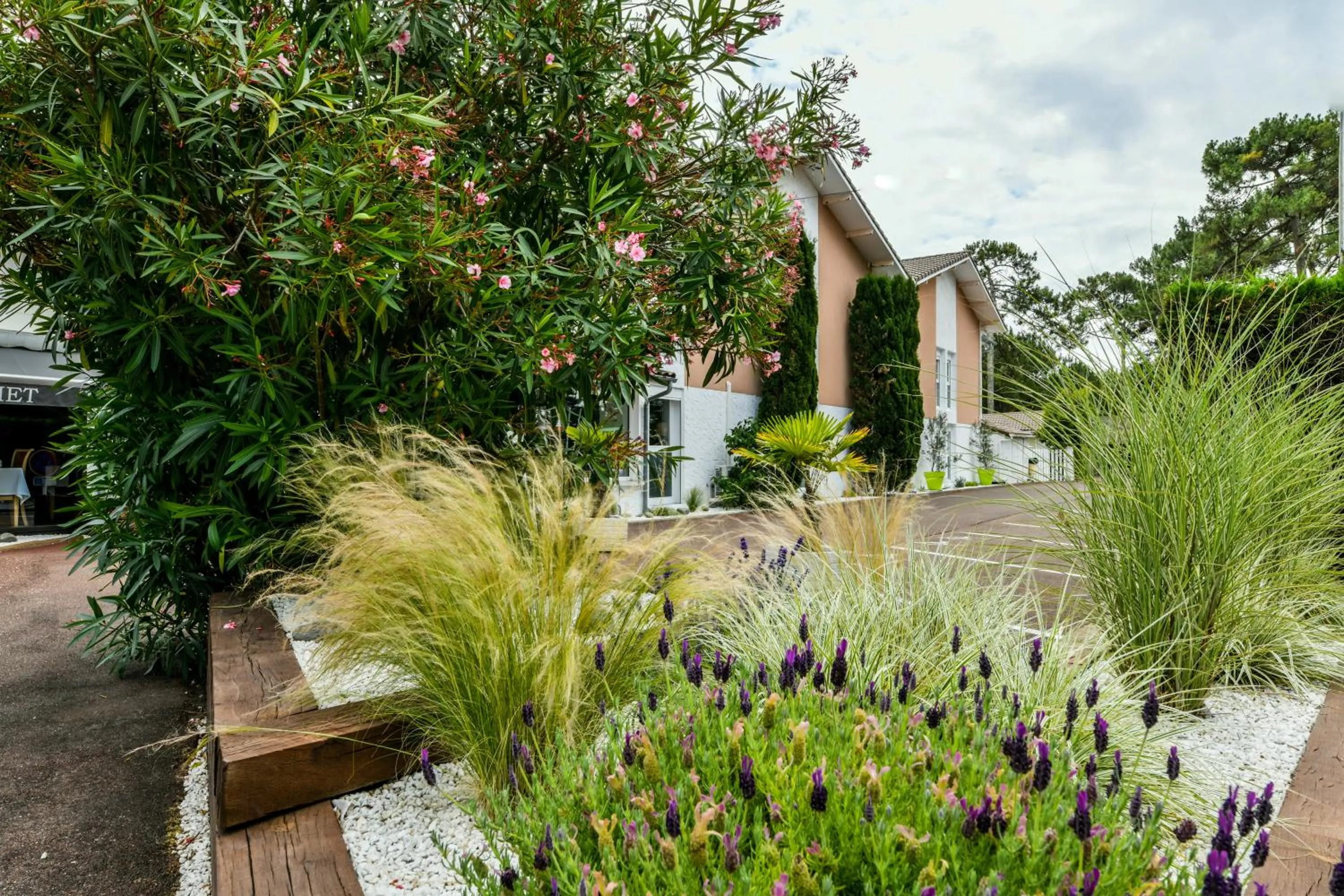 Property building in Hôtel Restaurant La Forestière