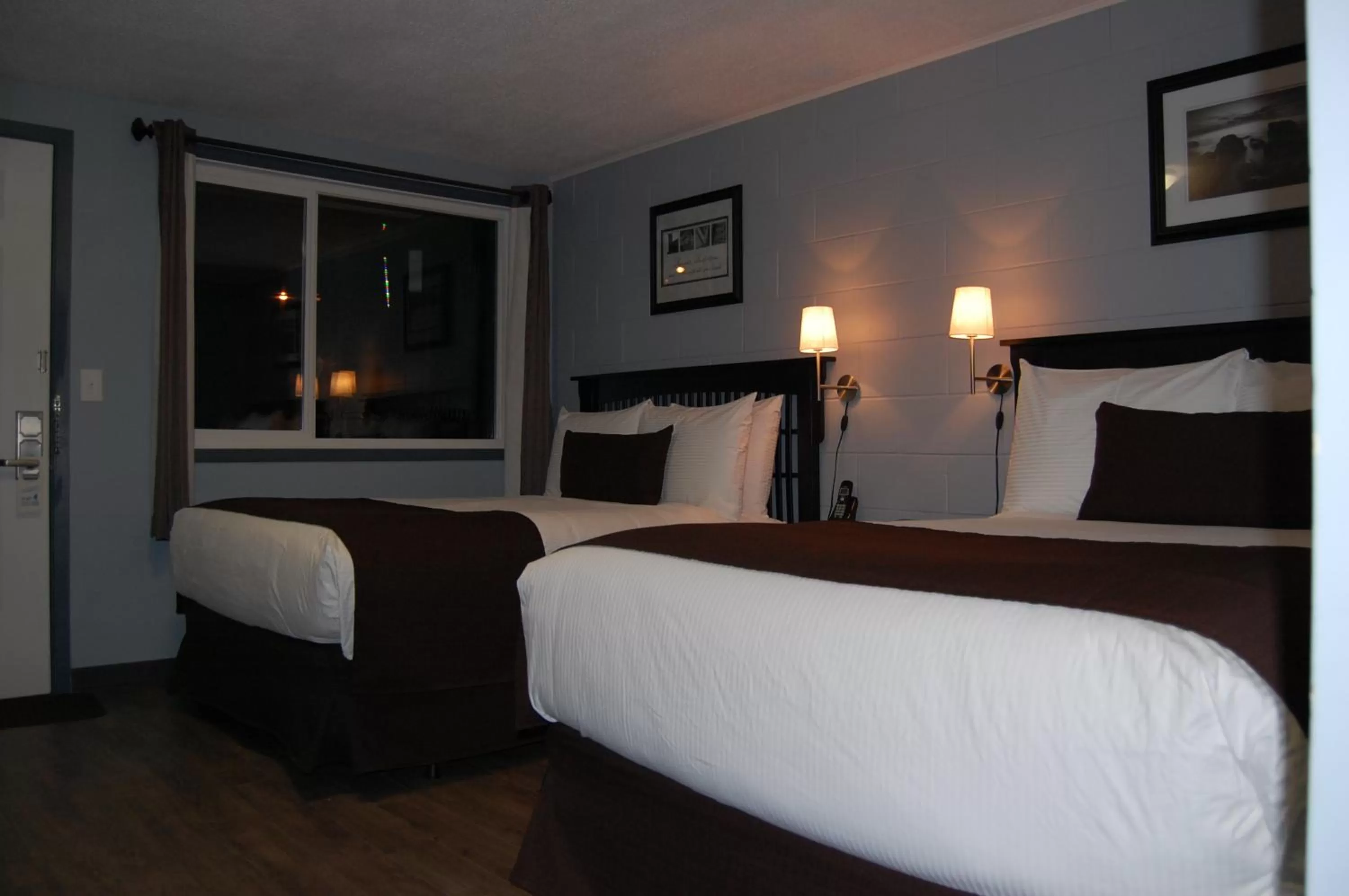 Bedroom, Bed in Rest Inn