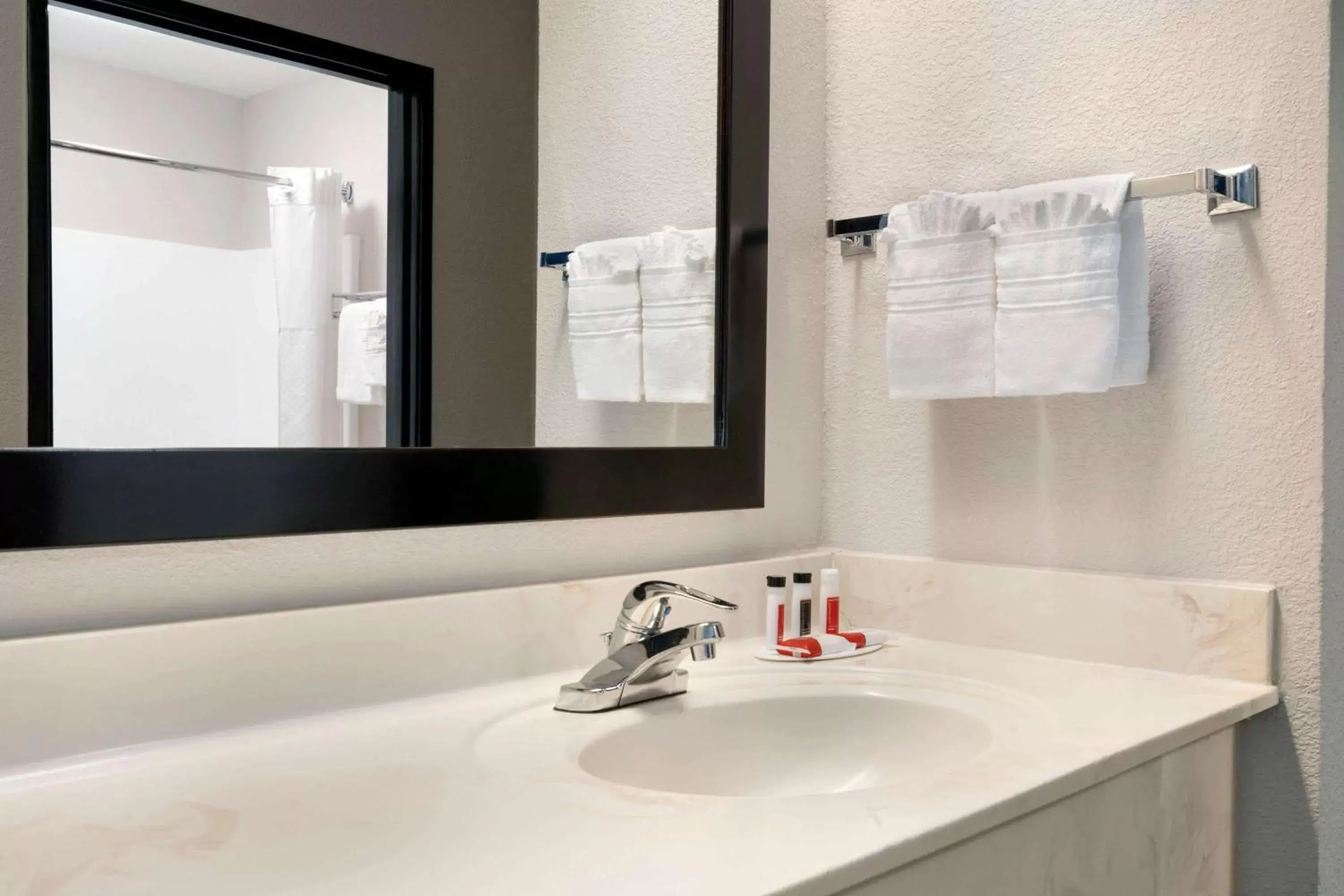 Bathroom in Baymont by Wyndham Casa Grande