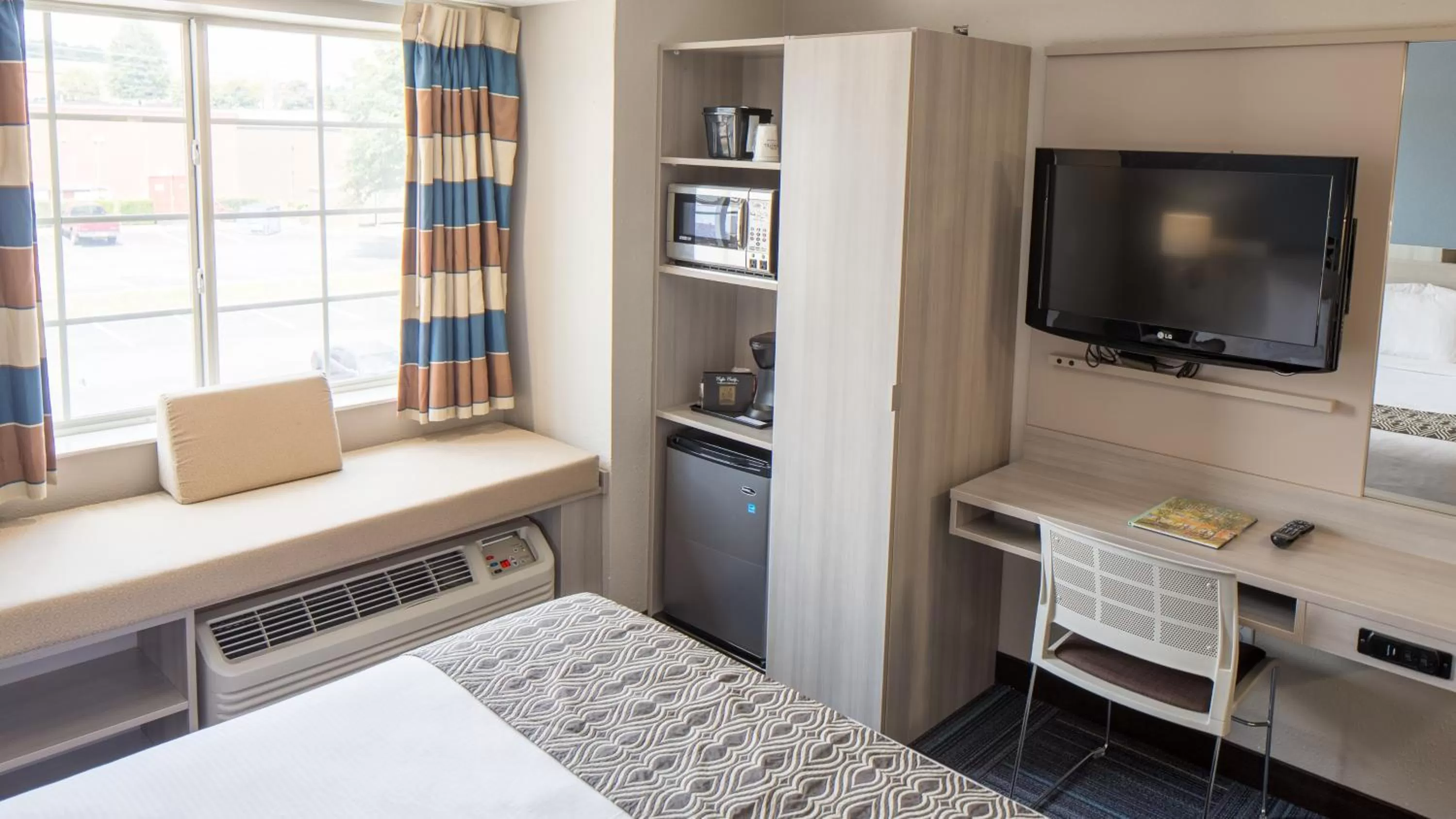 Bedroom, Bed in Microtel Inn & Suites - Greenville