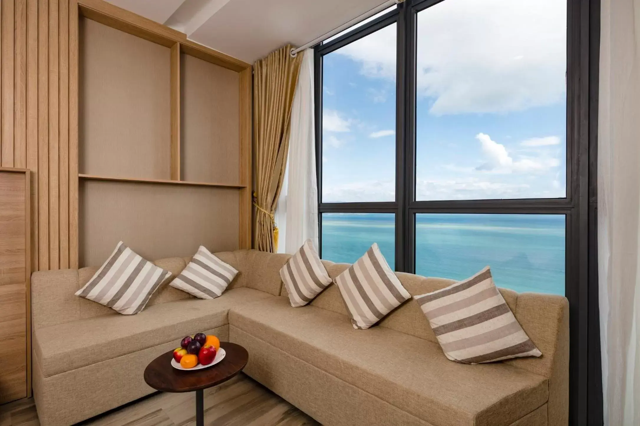 Seating Area in Emerald Bay Hotel & Spa