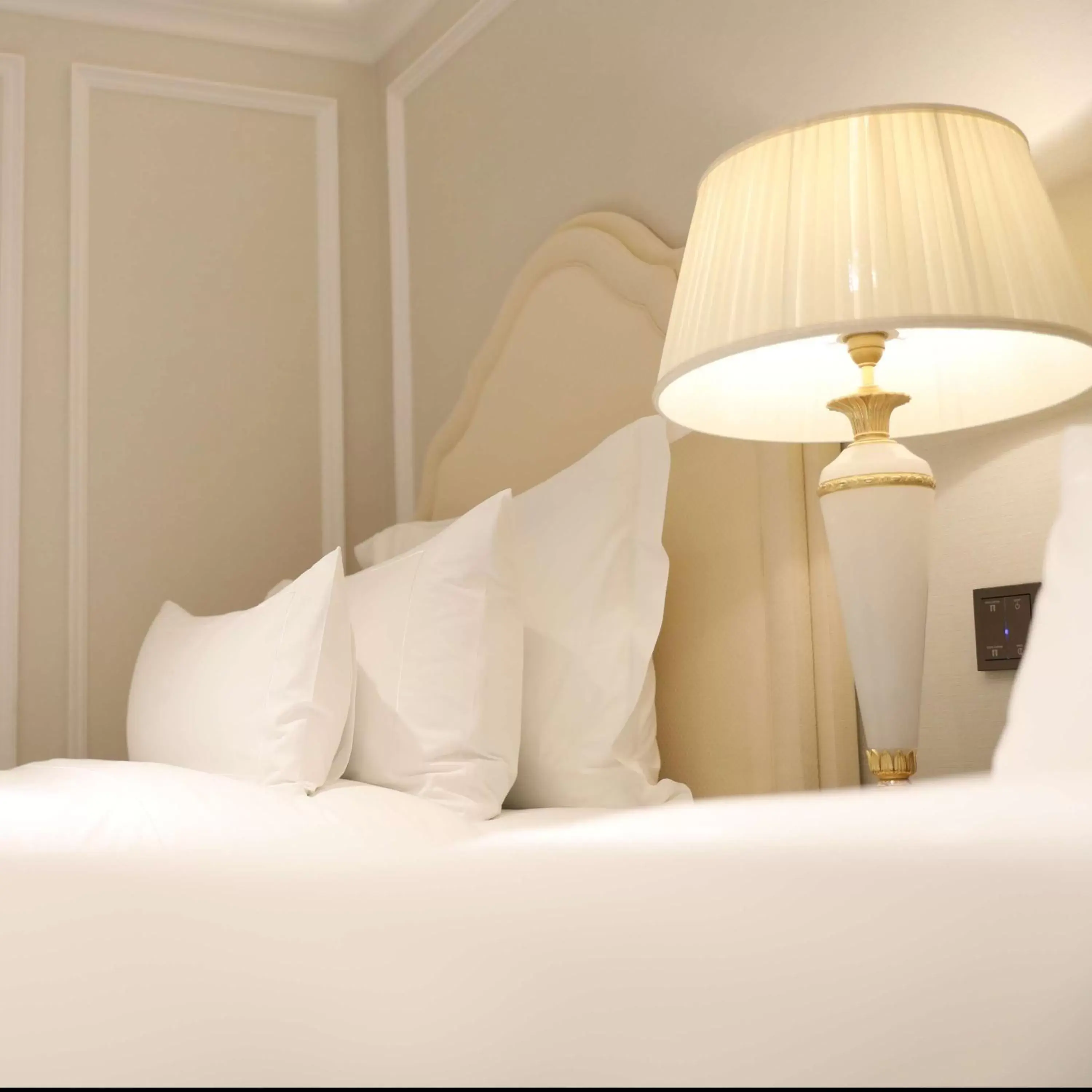 Bed in The Plaza Doha, LXR Hotels & Resorts