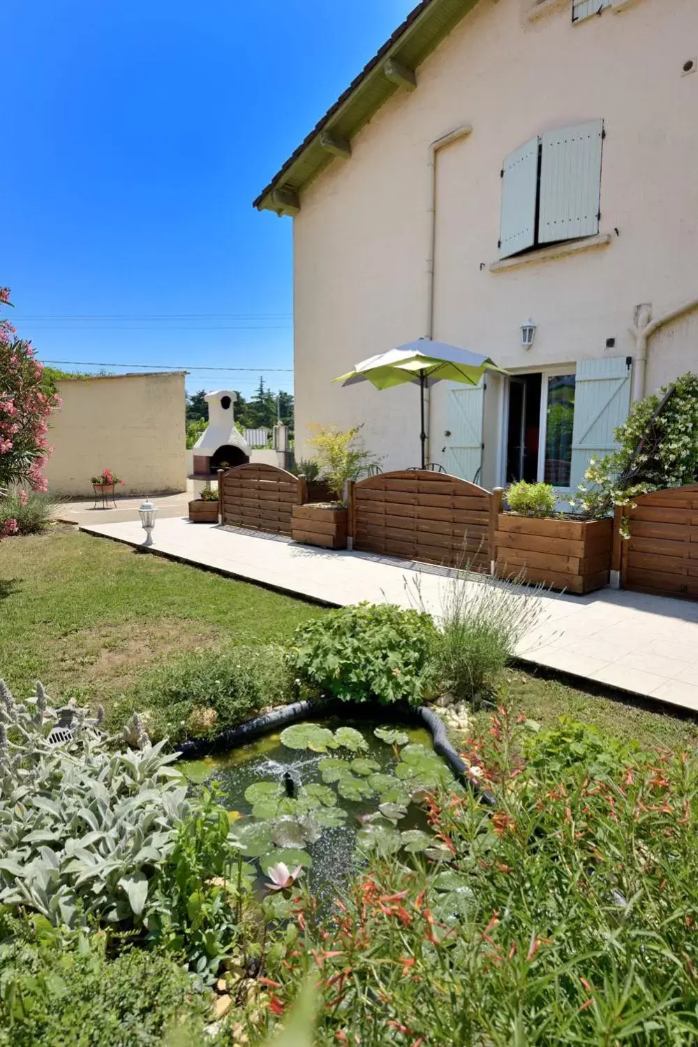 Apartment with Garden View in Mas Saint-Ange