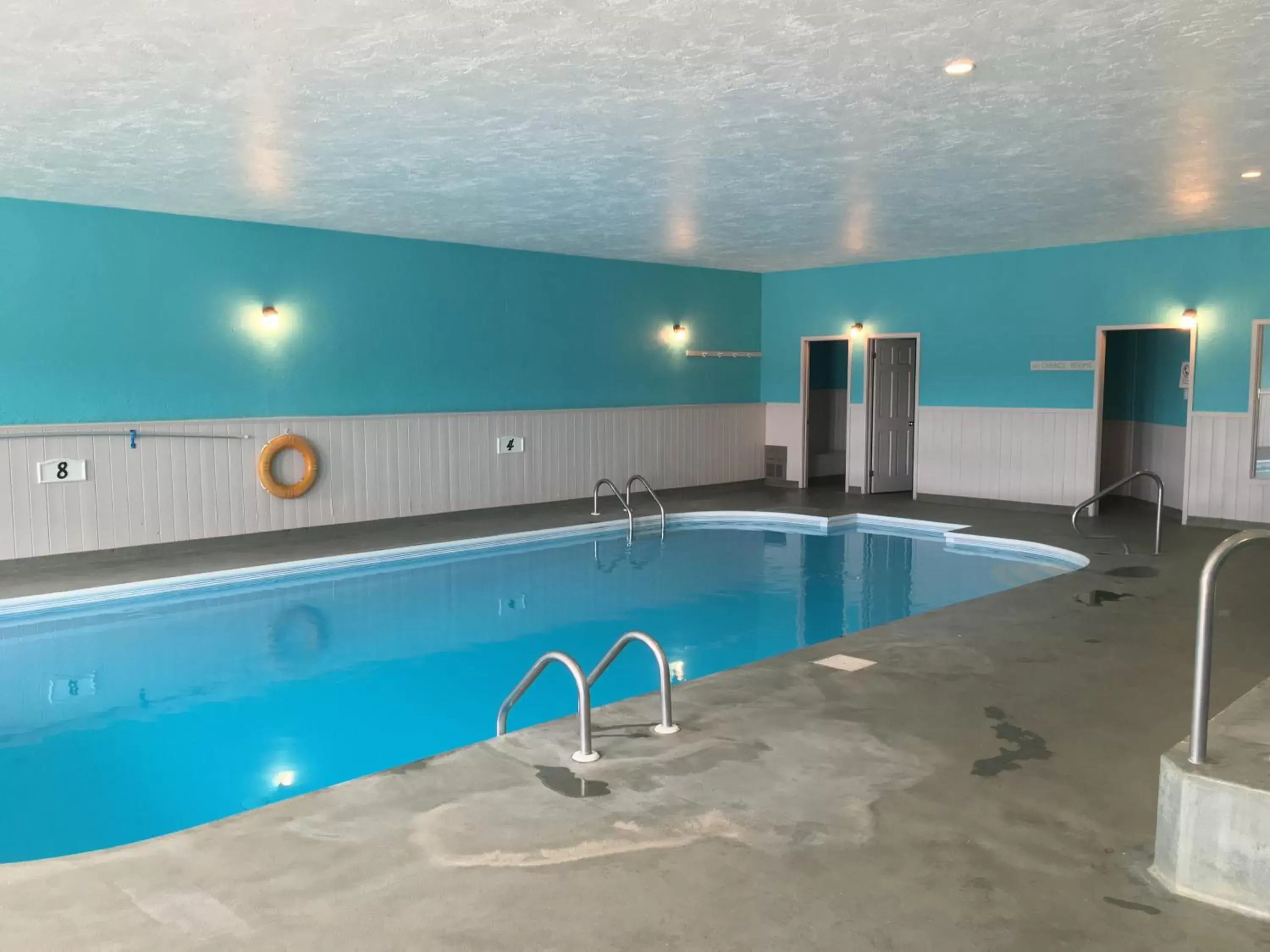 Swimming Pool in Fairway Inn
