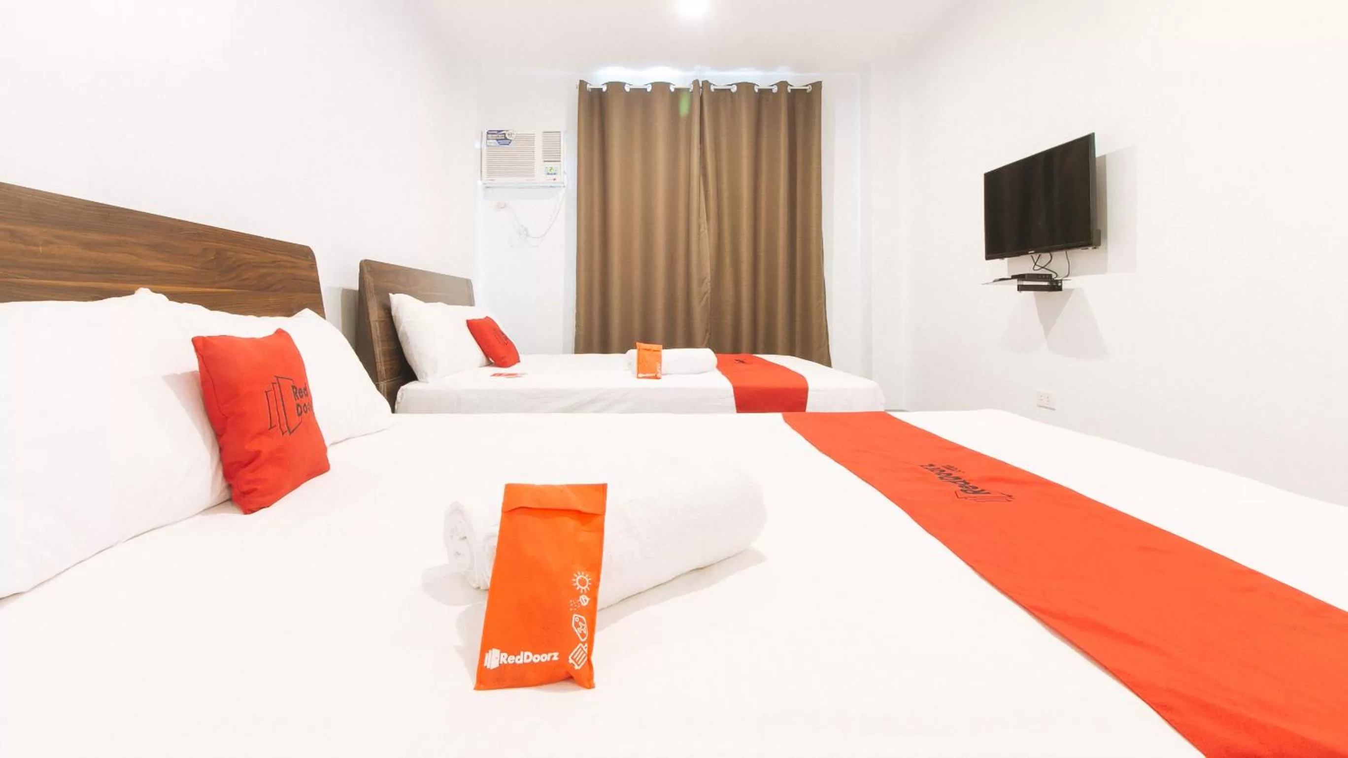 Bedroom, Bed in RedDoorz near Zobel Roxas St