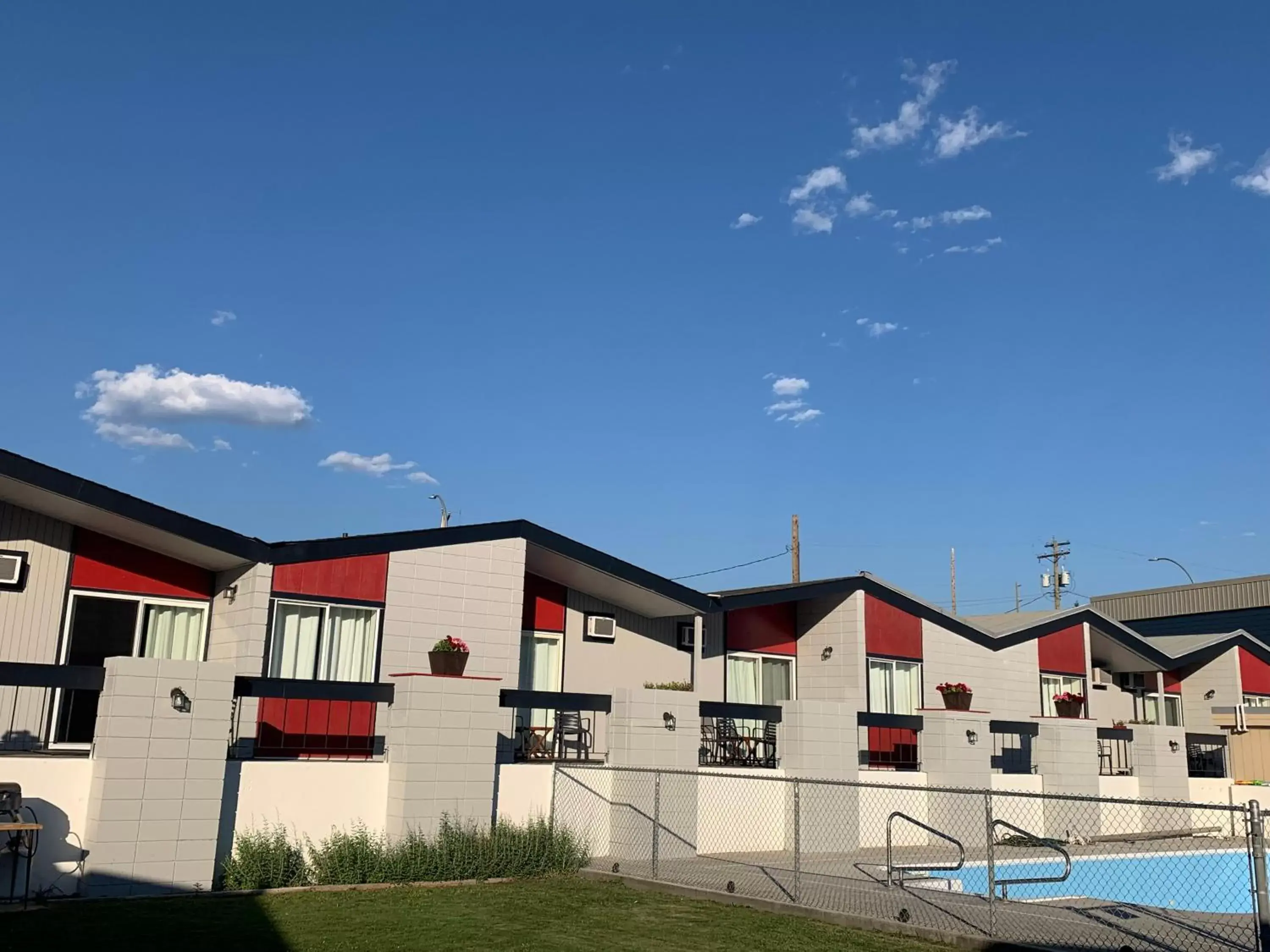 Property Building in Destination Inn Cache Creek