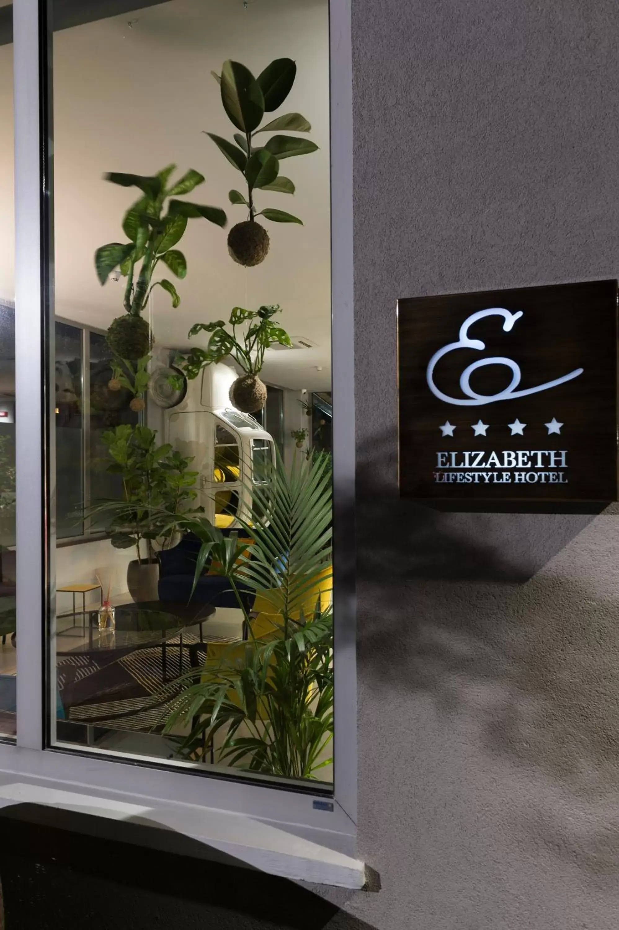 Property Logo/Sign in Elizabeth Lifestyle Hotel