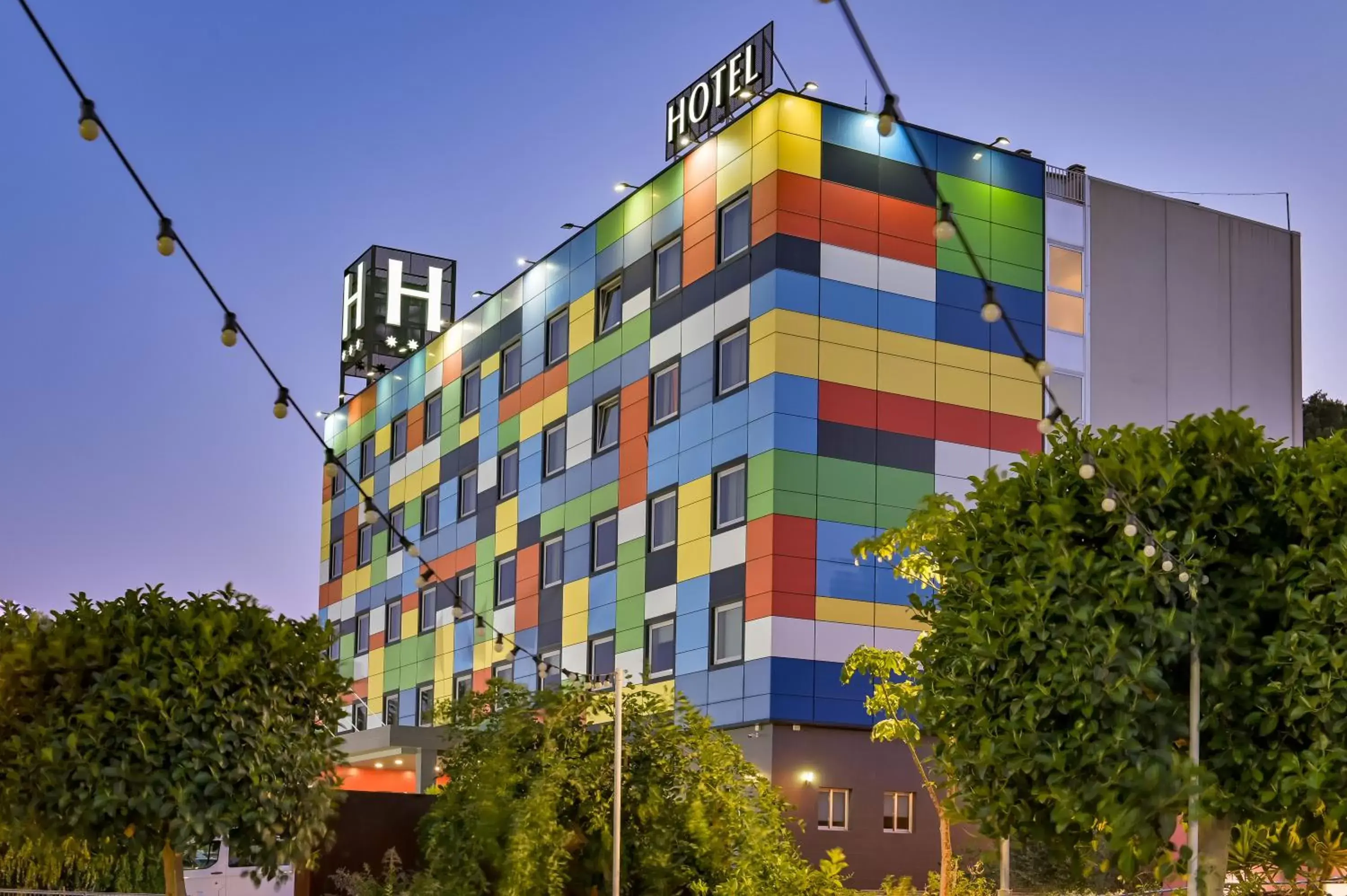 Property building in Sercotel Riscal Property building in Sercotel Riscal