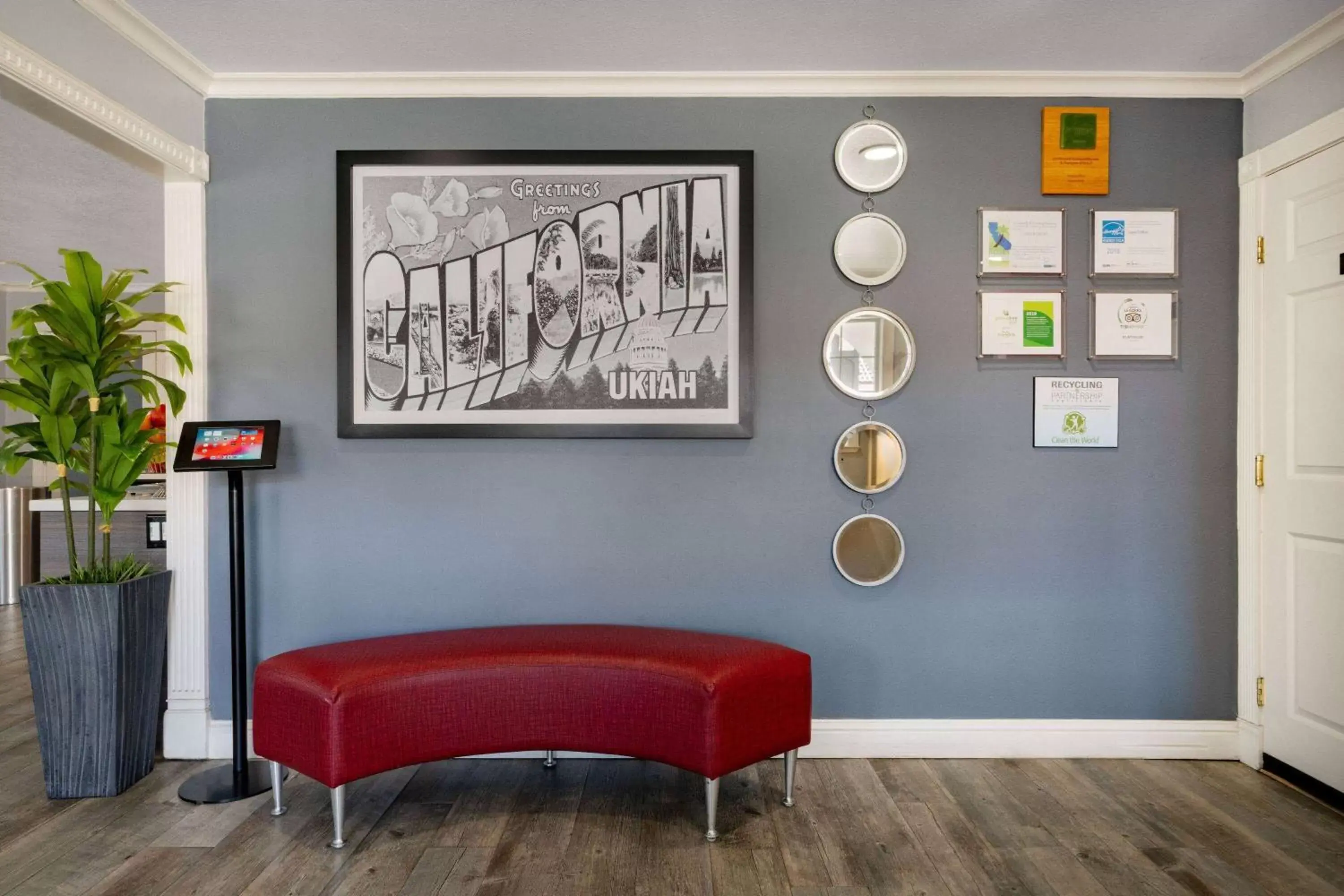 Lobby or reception in Super 8 Ukiah by Wyndham Lobby or reception in Super 8 Ukiah by Wyndham