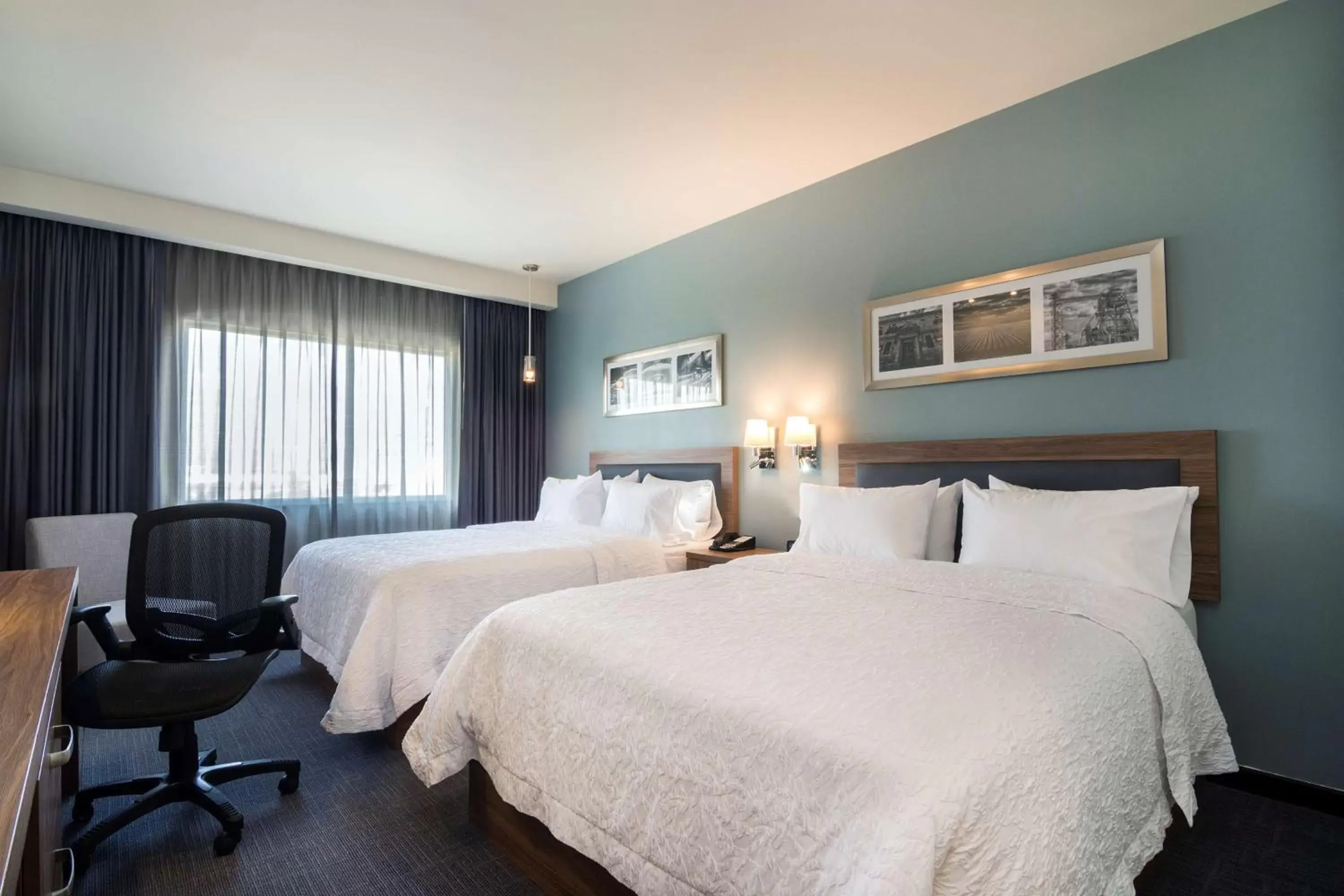 Bed in Hampton Inn & Suites by Hilton Salamanca Bajio