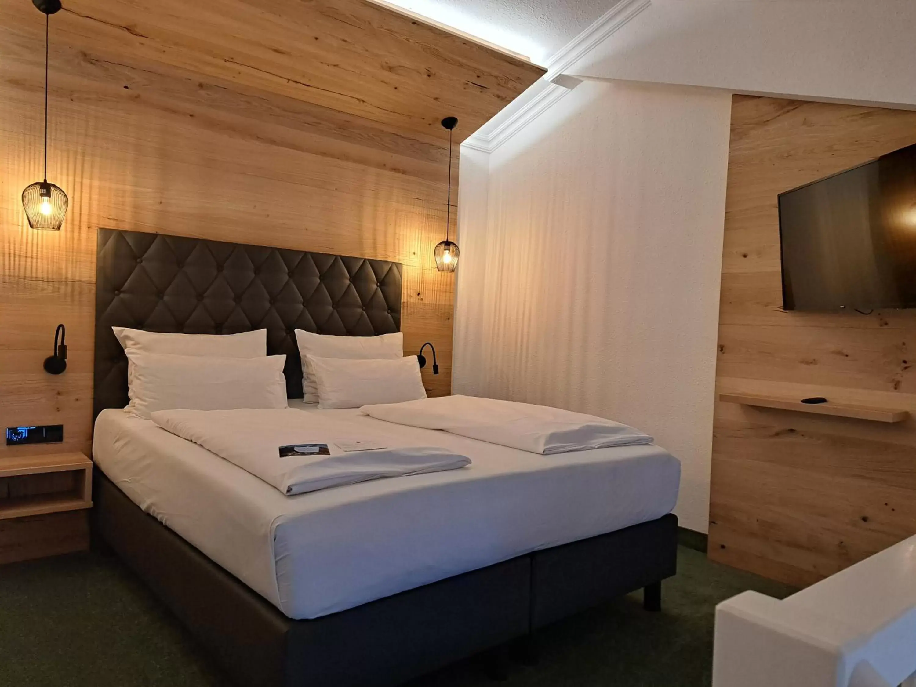 Bed in Riessersee Hotel