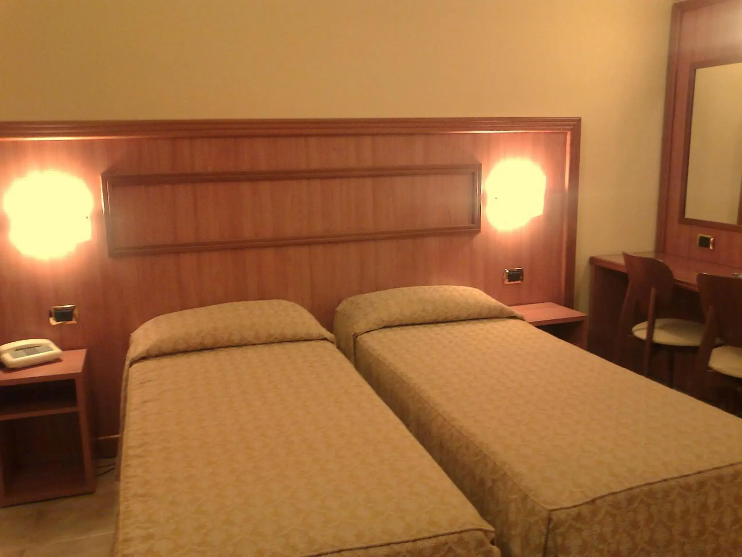 Standard Twin Room in Piccolo Hotel