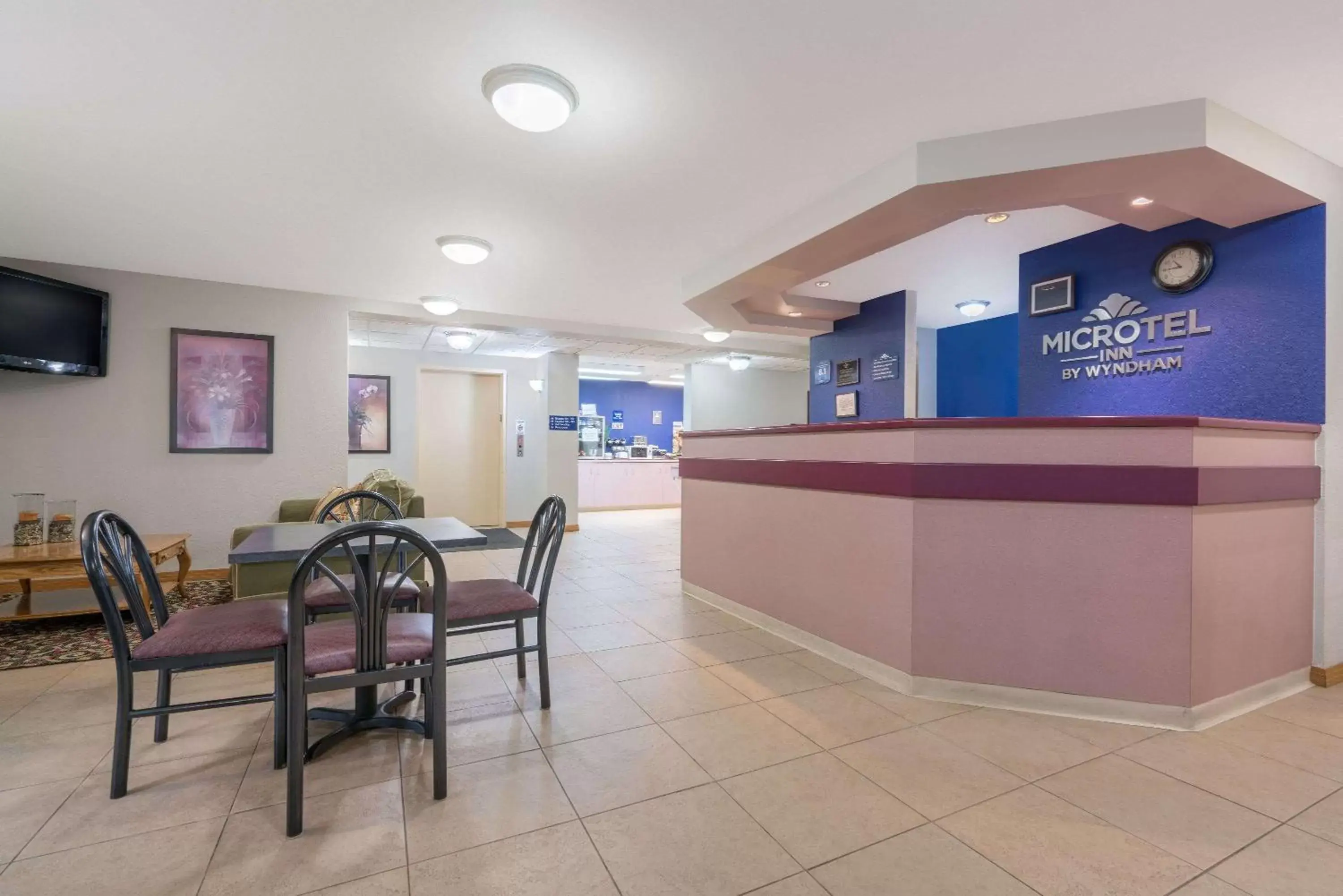 Lobby or reception in Microtel Inn La Crosse Onalaska Area