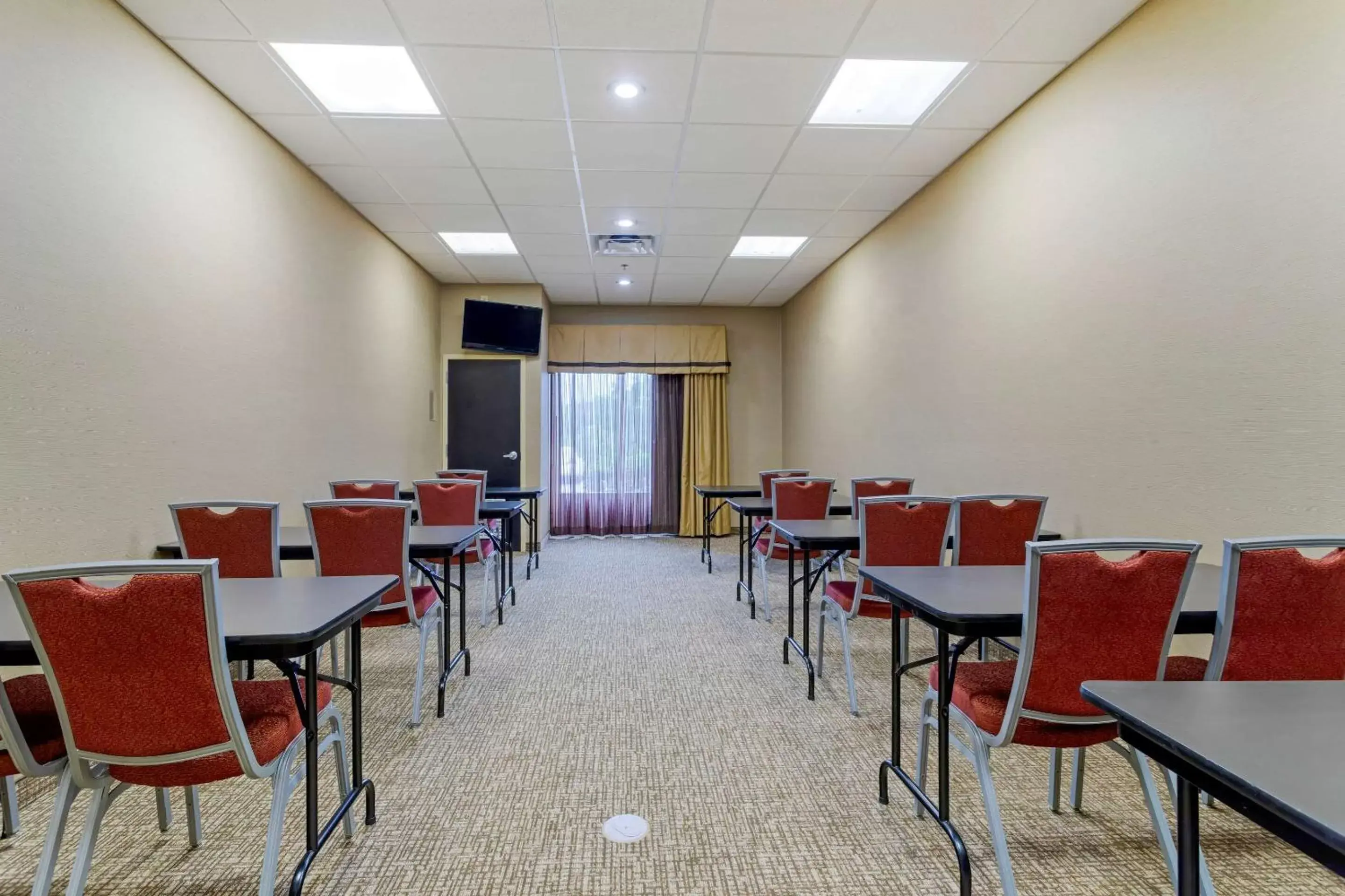 Meeting/conference room, Restaurant/Places to Eat in Comfort Suites Kingsport