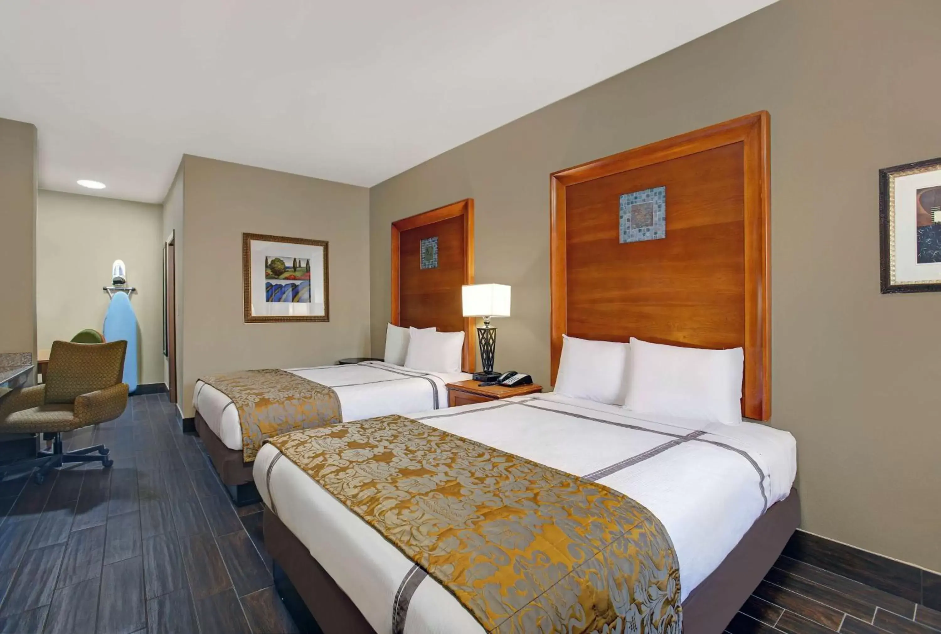 Photo of the whole room, Bed in Studio 6 Odessa, Tx Photo of the whole room, Bed in Studio 6 Odessa, Tx