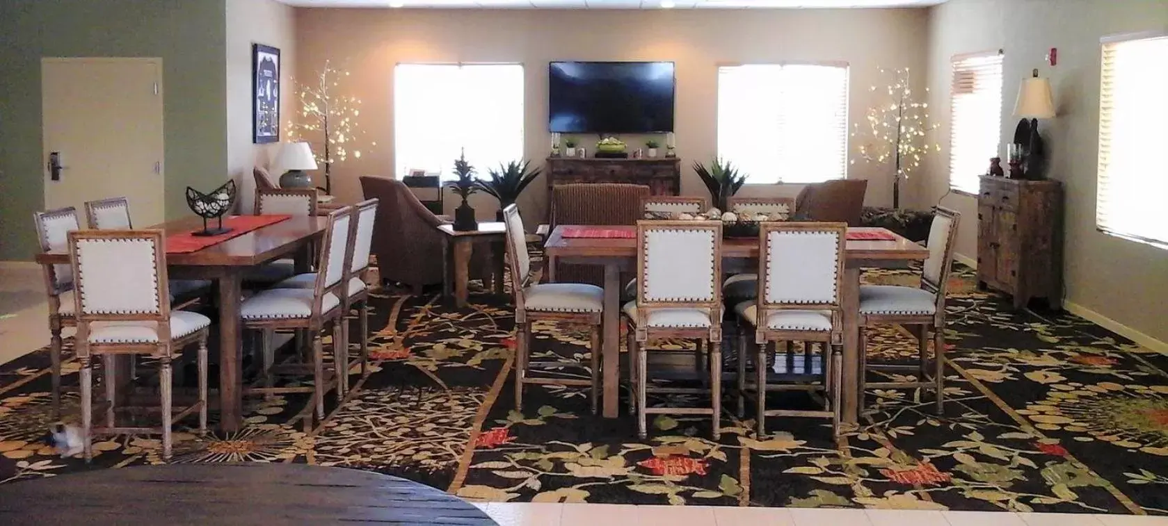 Restaurant/Places to Eat in Sagebrush Hotel