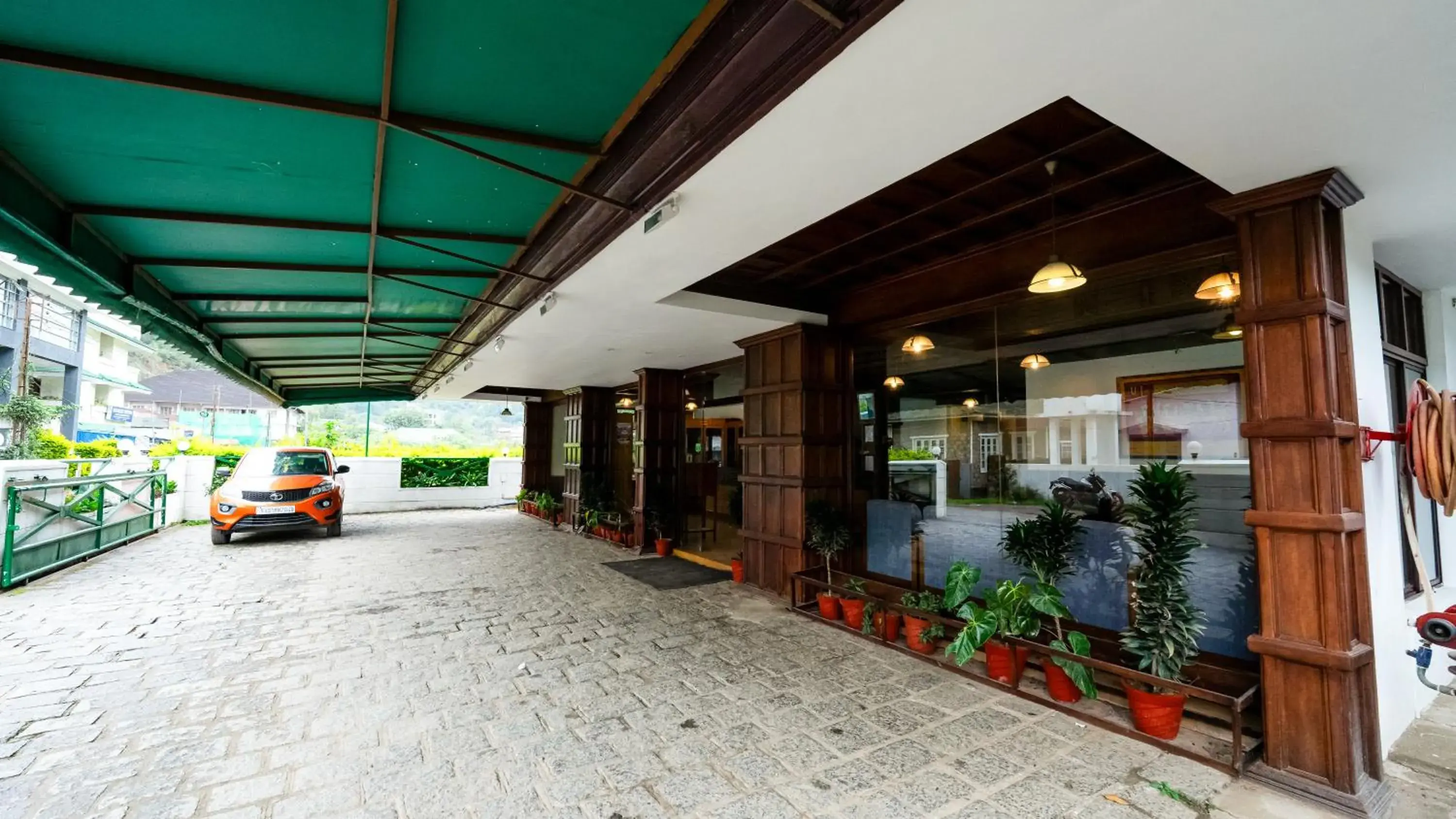 Property building in Westwood Riverside Property building in Westwood Riverside