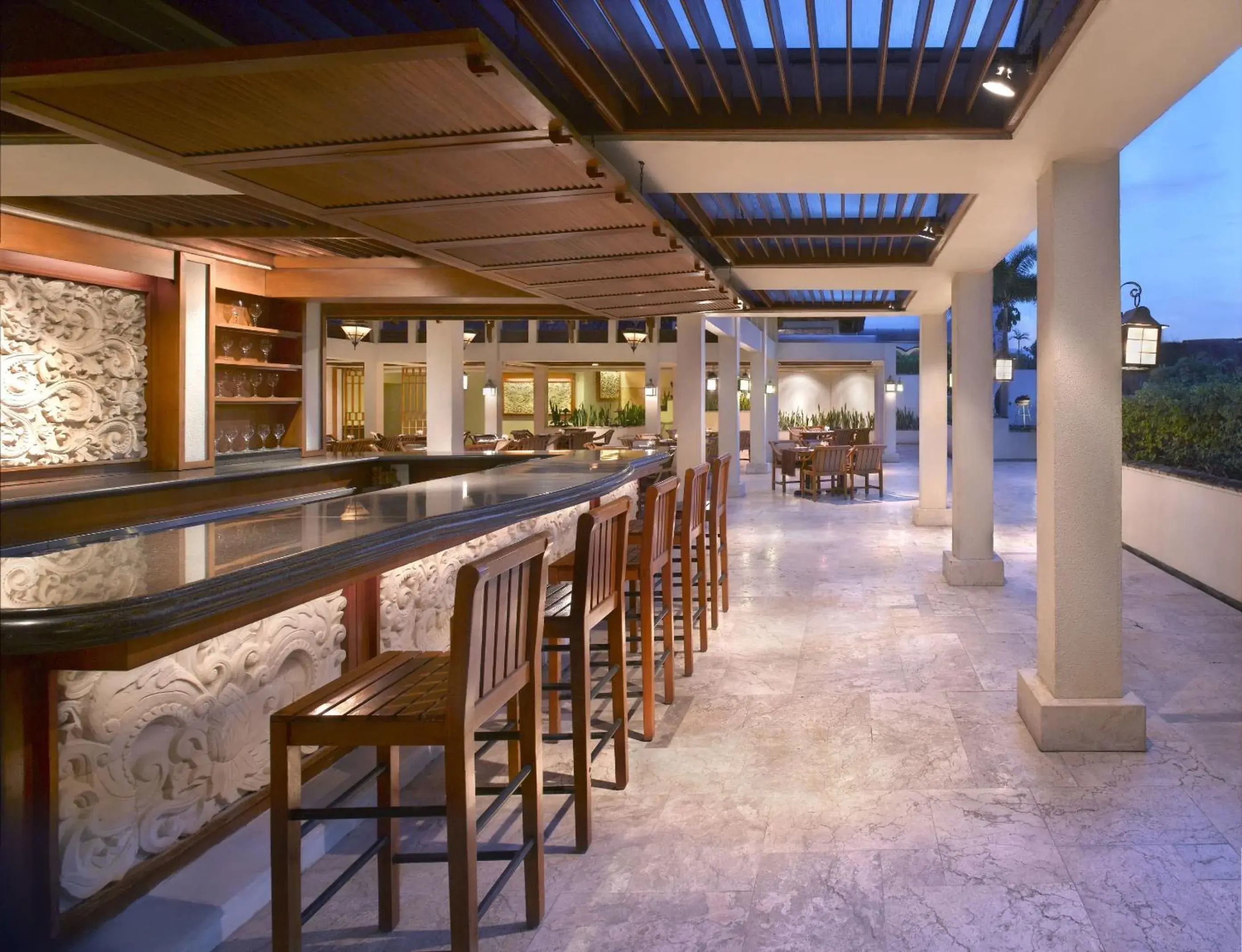 Lounge or bar, Restaurant/Places to Eat in Hotel Aryaduta Bandung