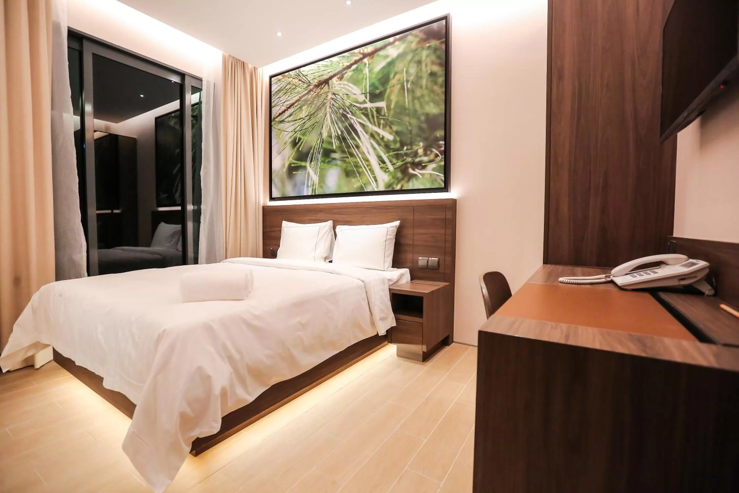 Bed in L Hotel Premier By Lion Peak