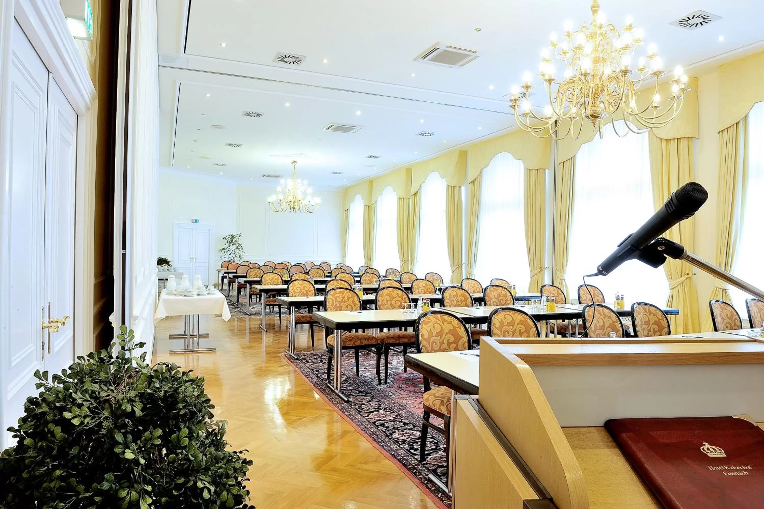 Business facilities, Restaurant/Places to Eat in Hotel Kaiserhof Eisenach