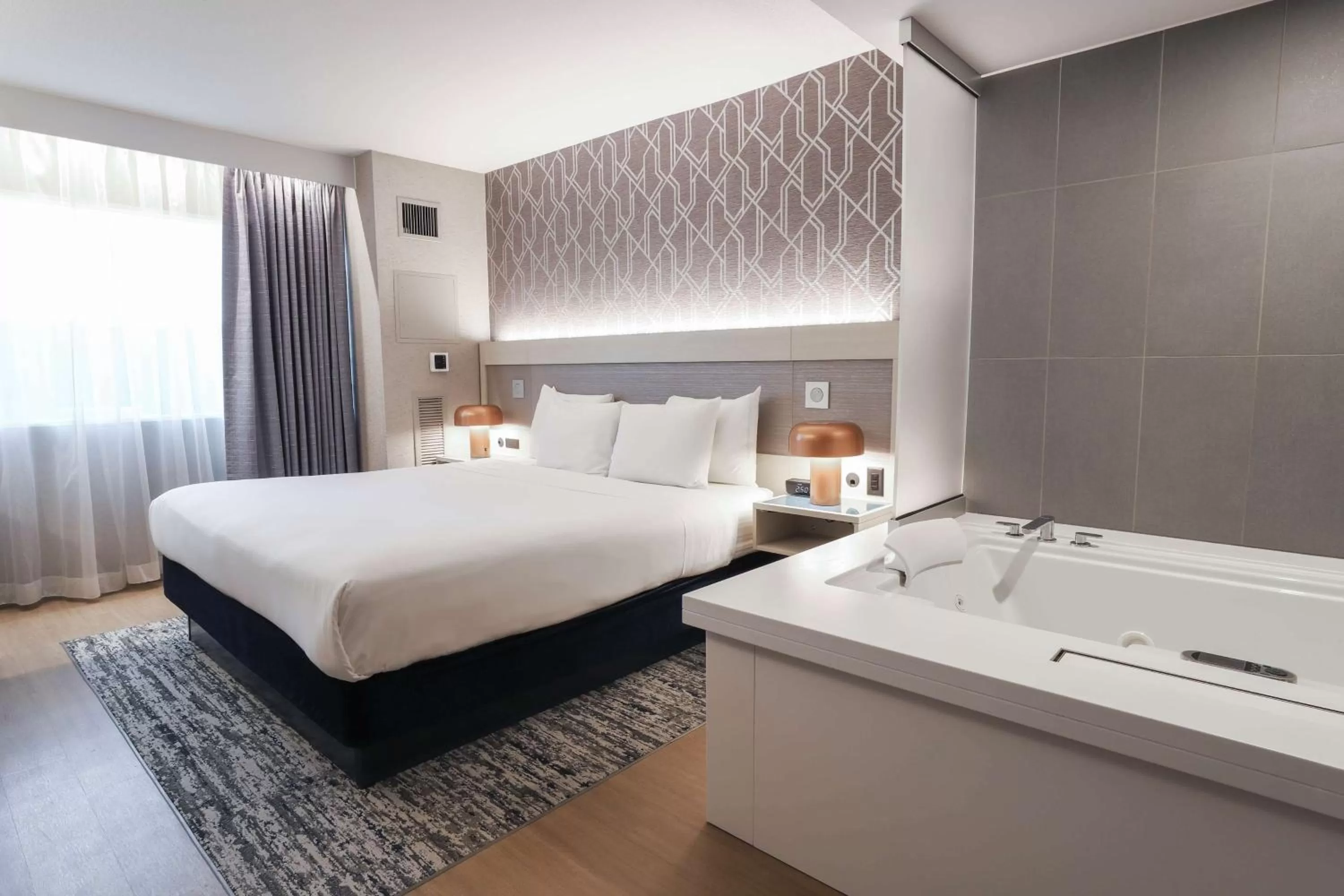 King Suite with Whirlpool in Radisson Plaza Hotel at Kalamazoo Center