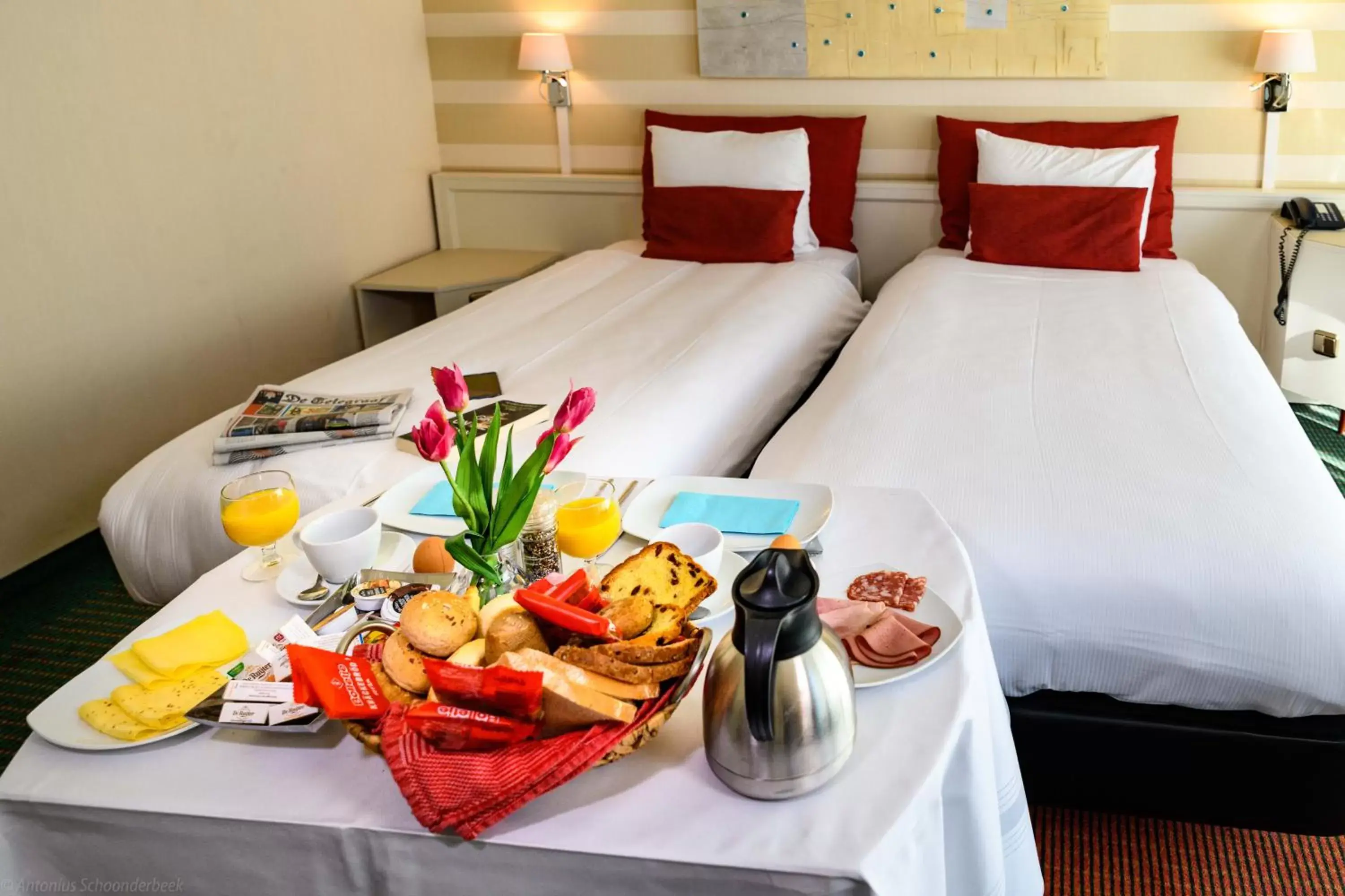 Breakfast, Bed in Grand Hotel Amstelveen