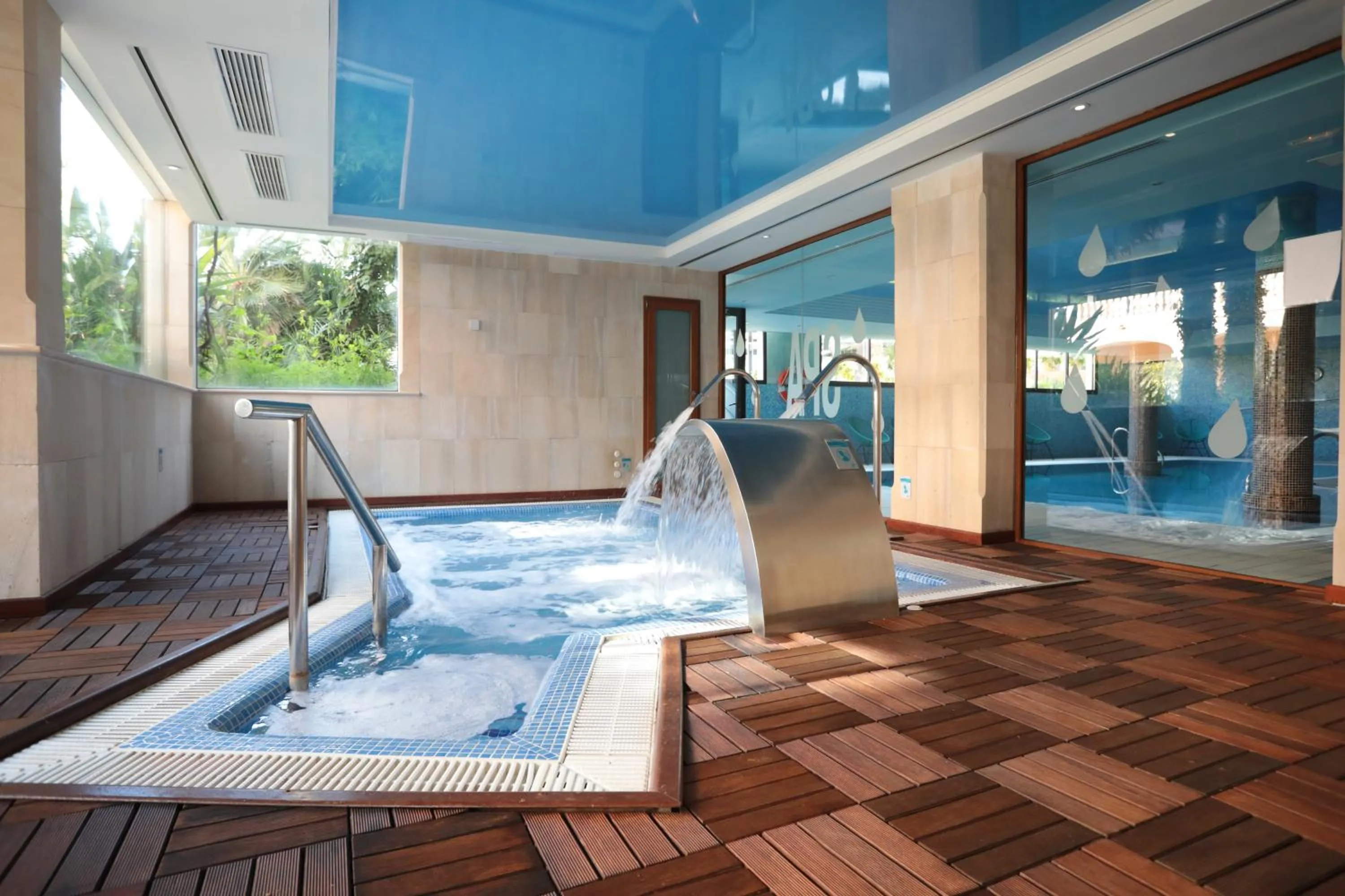 Spa and wellness centre/facilities in Mon Port Hotel & Spa