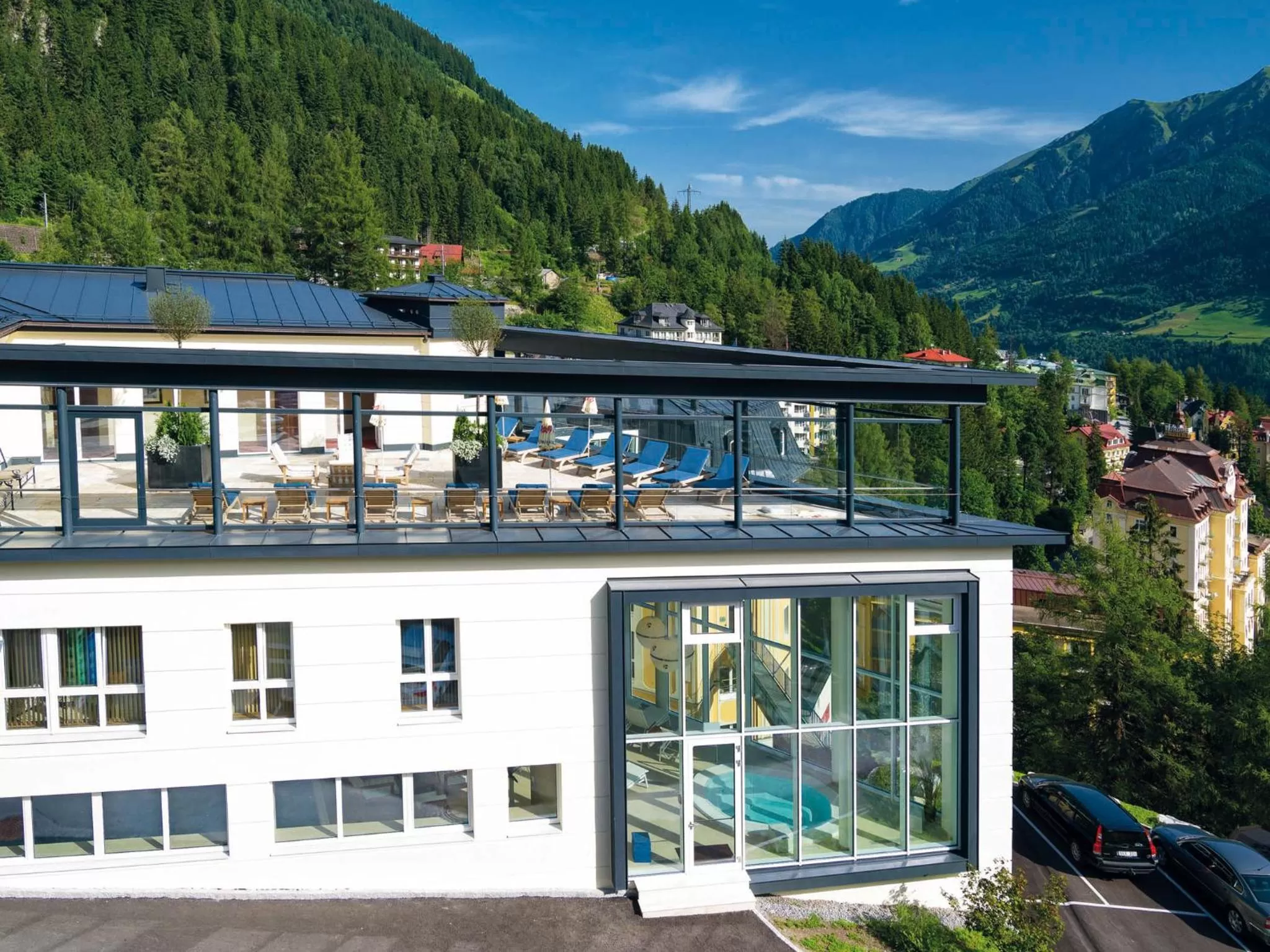 Facade/entrance in Hotel Salzburger Hof