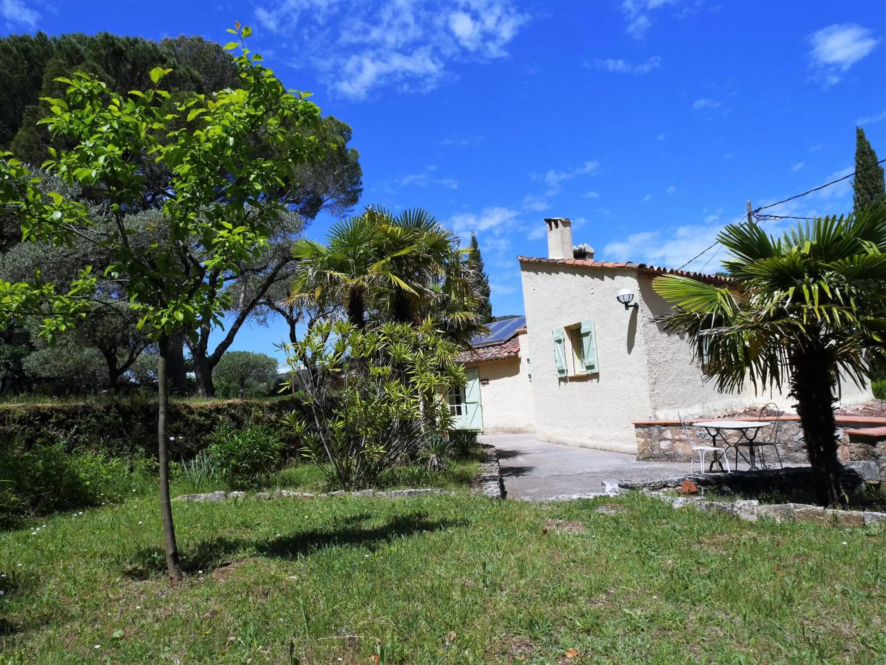 Property Building in Le Mas des Oliviers