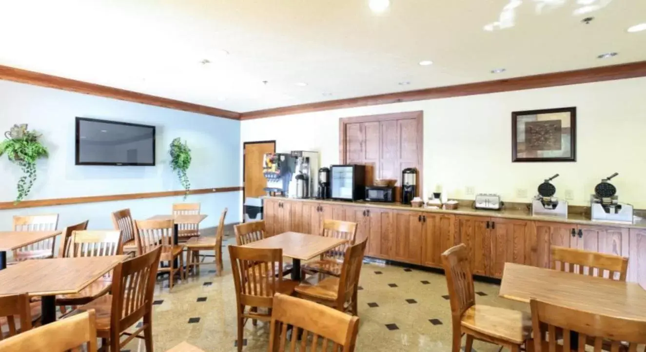 Restaurant/Places to Eat in Mountain Inn & Suites Airport - Hendersonville