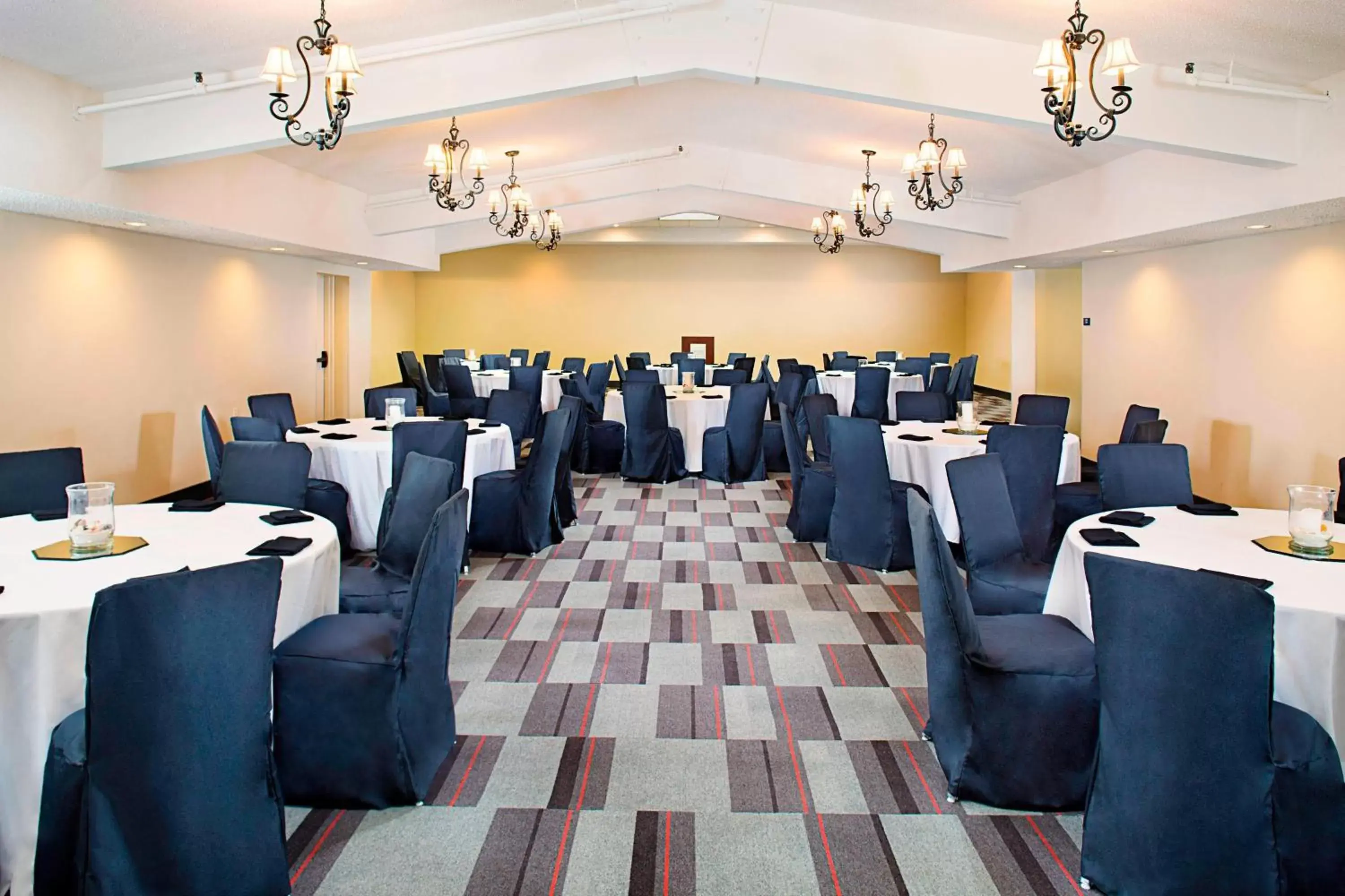 Meeting/conference room, Restaurant/Places to Eat in Four Points by Sheraton Destin - Fort Walton Beach