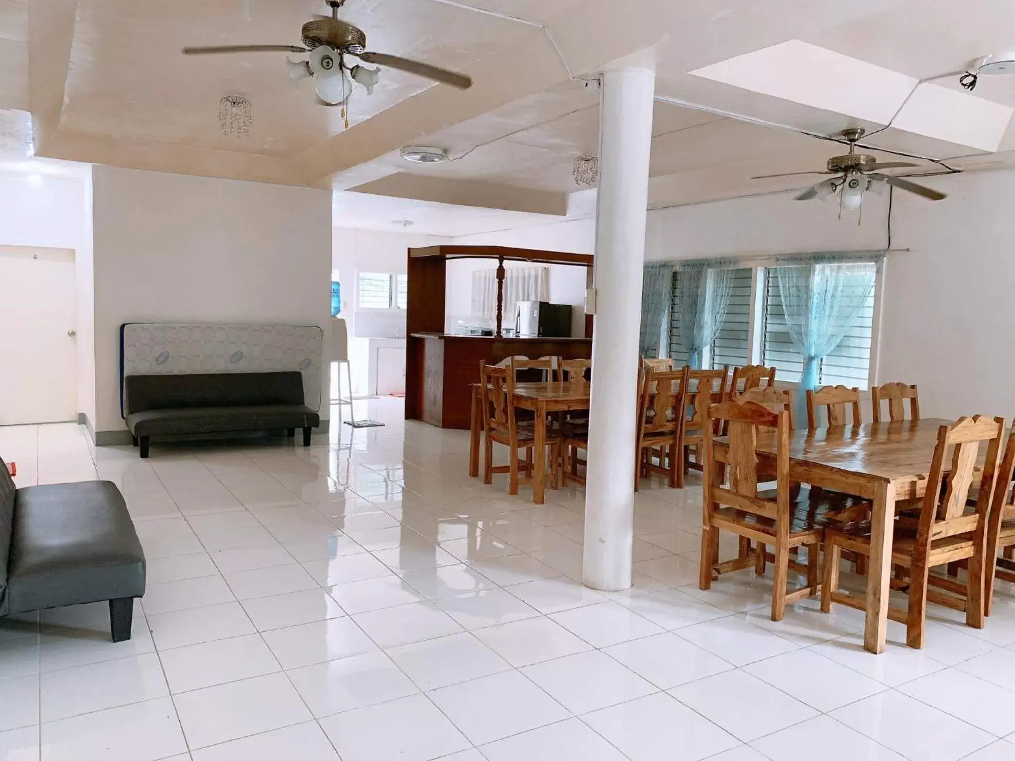 Living room in Luna Oslob Travellers Inn