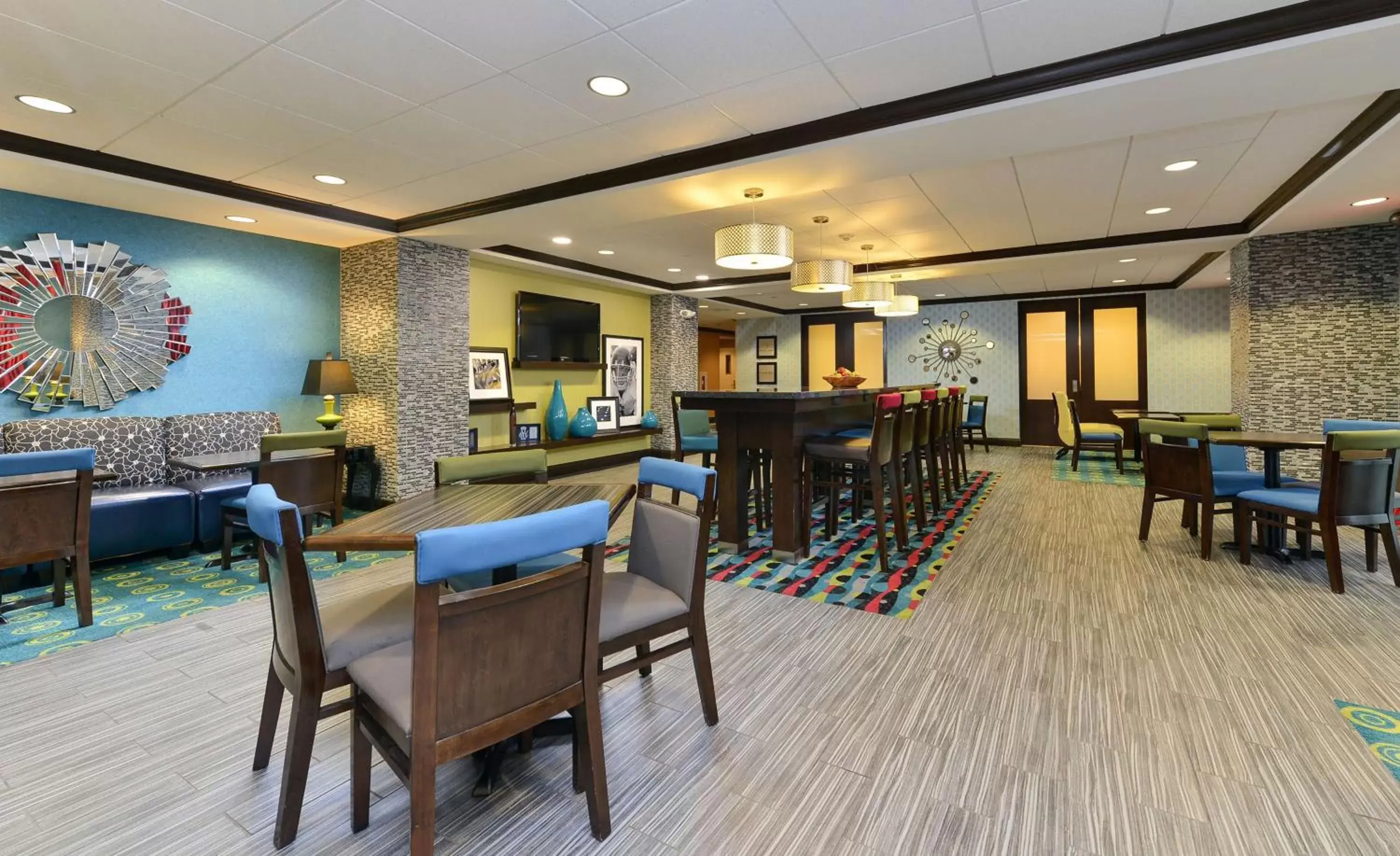 Lobby or reception, Restaurant/Places to Eat in Hampton Inn Iowa City/University Area