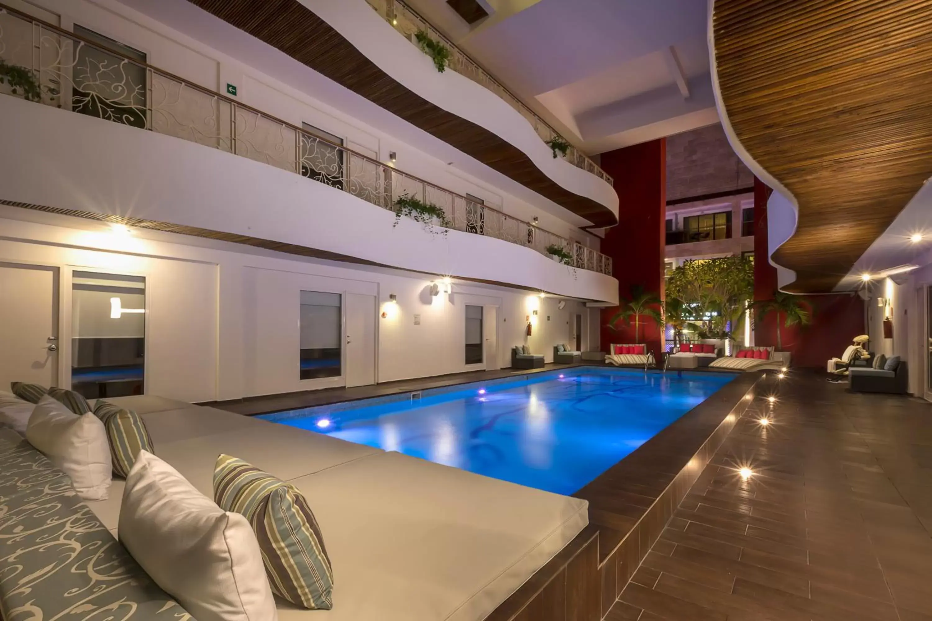 Lobby or reception, Swimming Pool in In Fashion Hotel & Spa