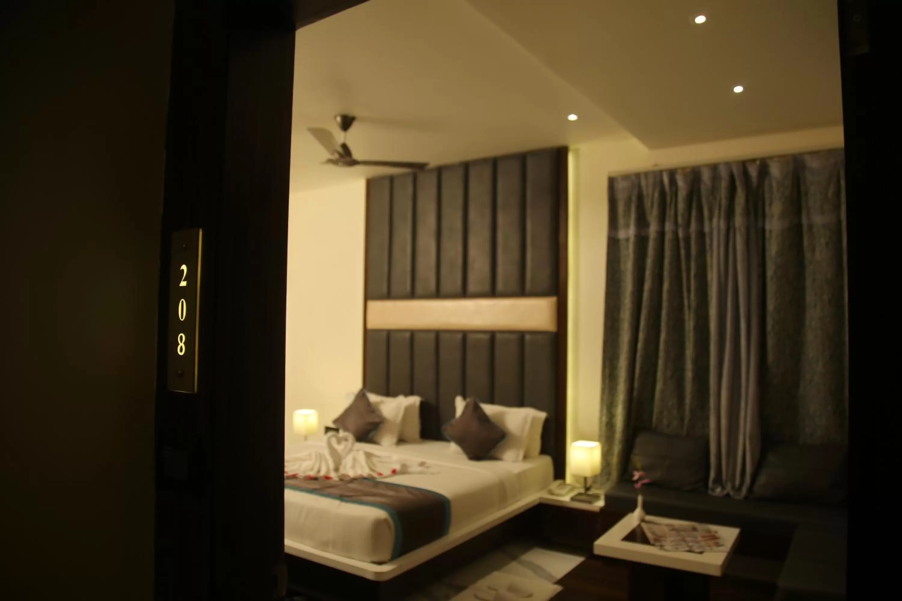 Superior King Room - single occupancy in PARK SIGNATURE HOTELS - Royal Benza