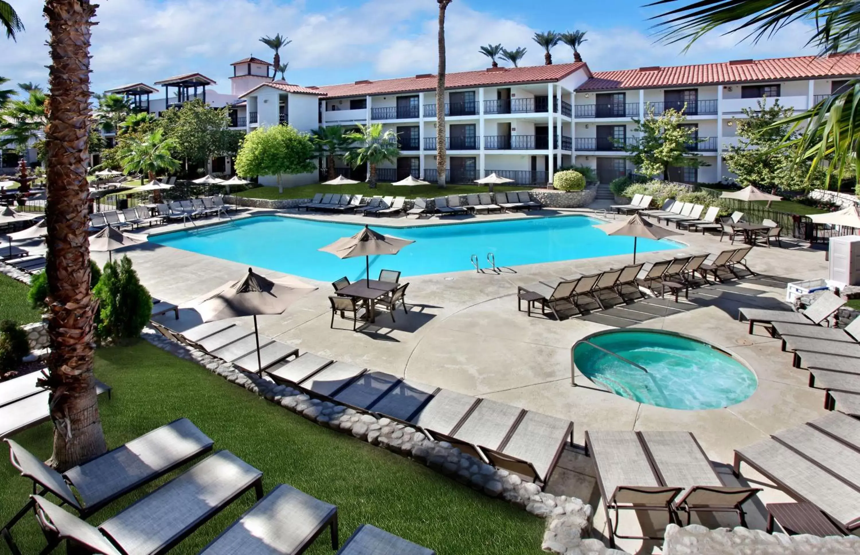 Pool view, Swimming Pool in Embassy Suites by Hilton Palm Desert