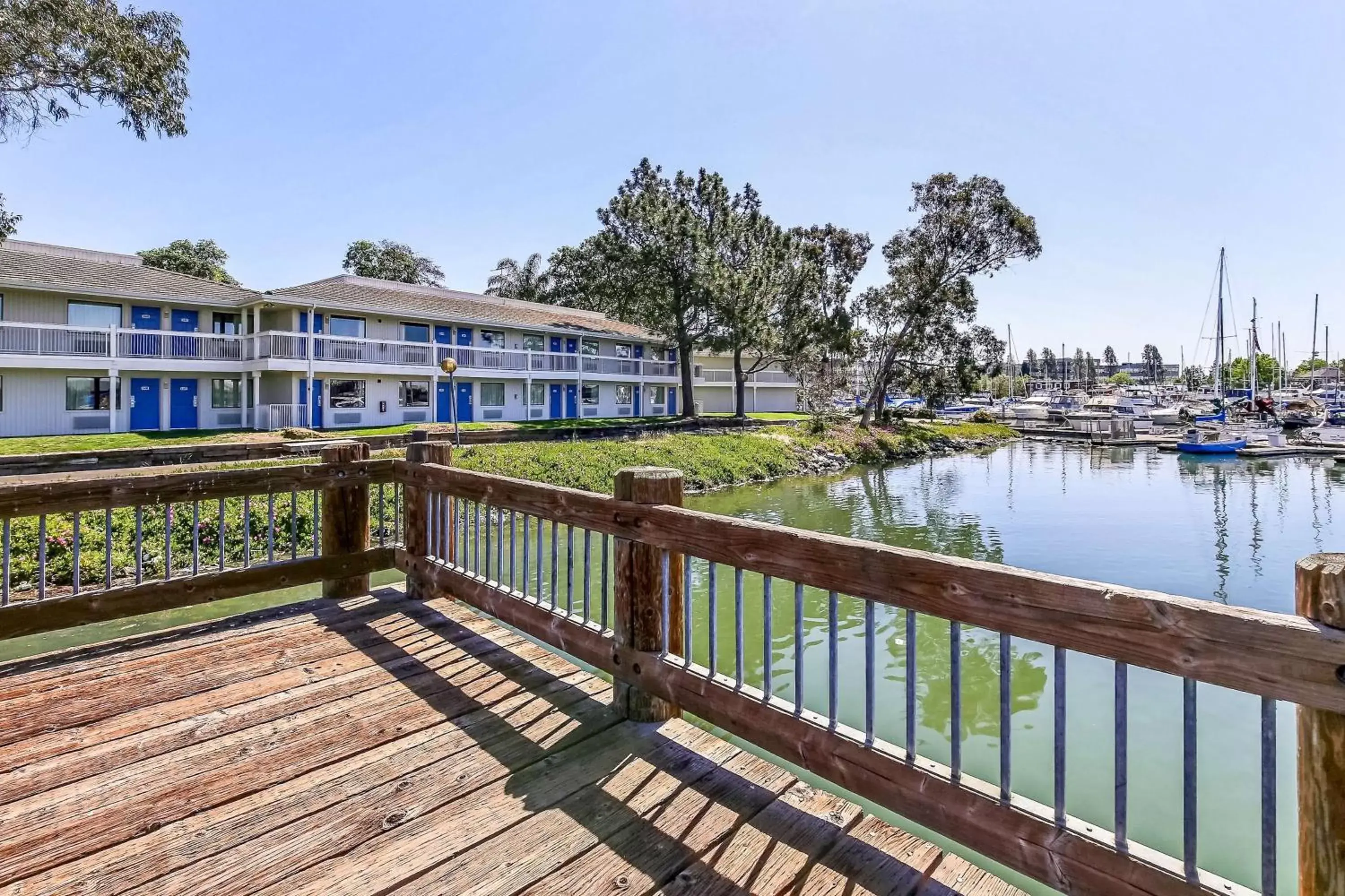 Property building in Motel 6-Oakland, CA - Embarcadero