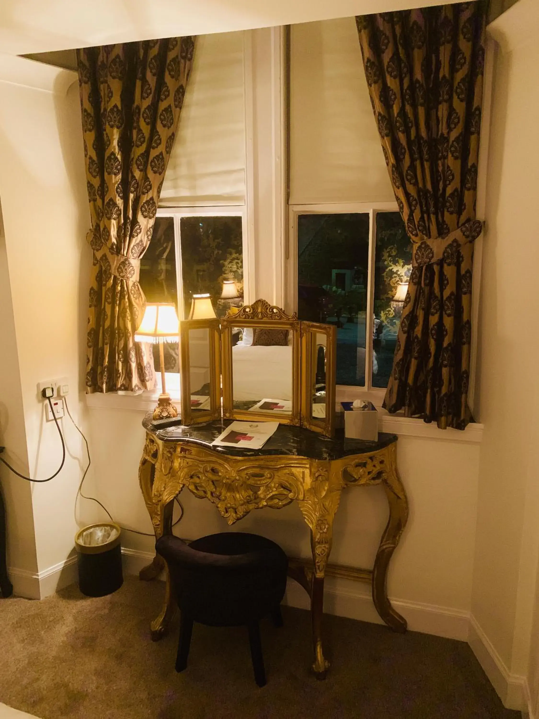 Decorative detail, Dining Area in The Horseshoe Inn