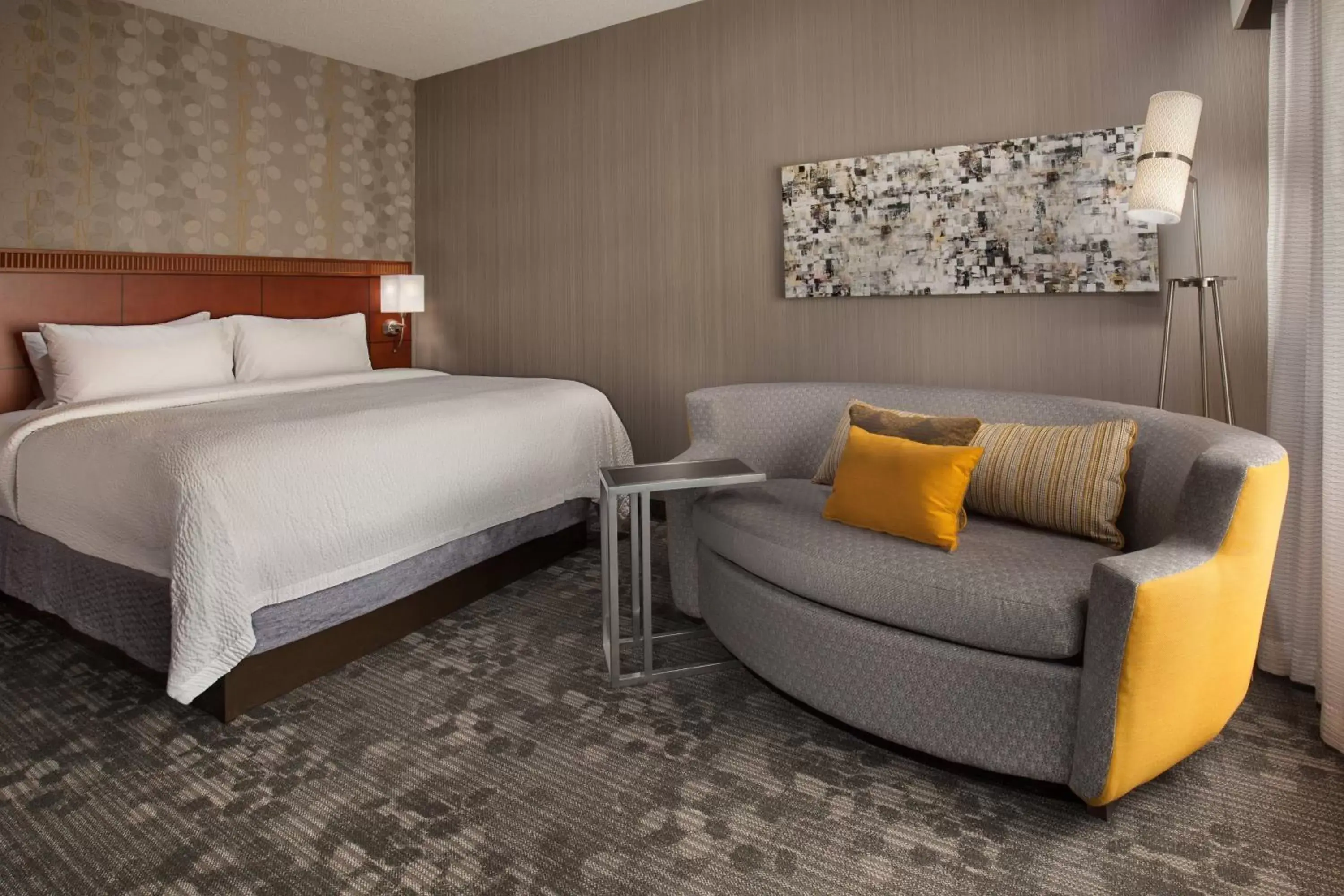 Photo of the whole room, Bed in Courtyard by Marriott Harrisburg Hershey